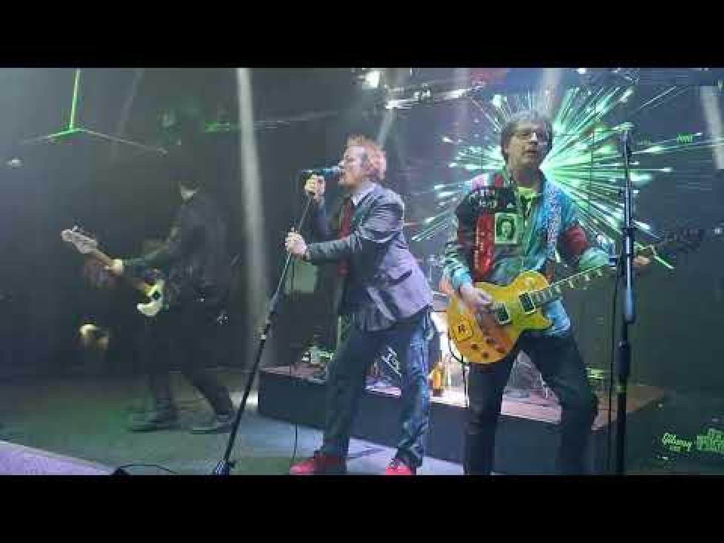 SEX PISTOLS EXPOSE 'God save the Queen'
