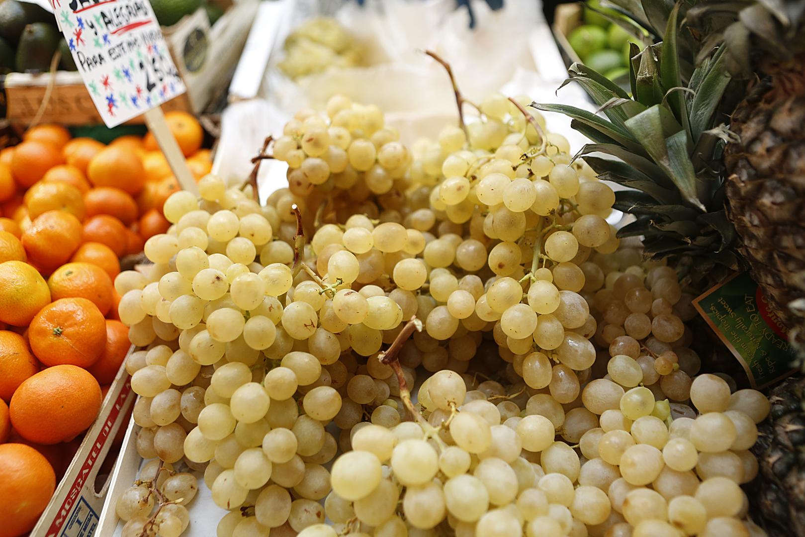 Las uvas acompañan a las Campanadas en cientos de hogares.