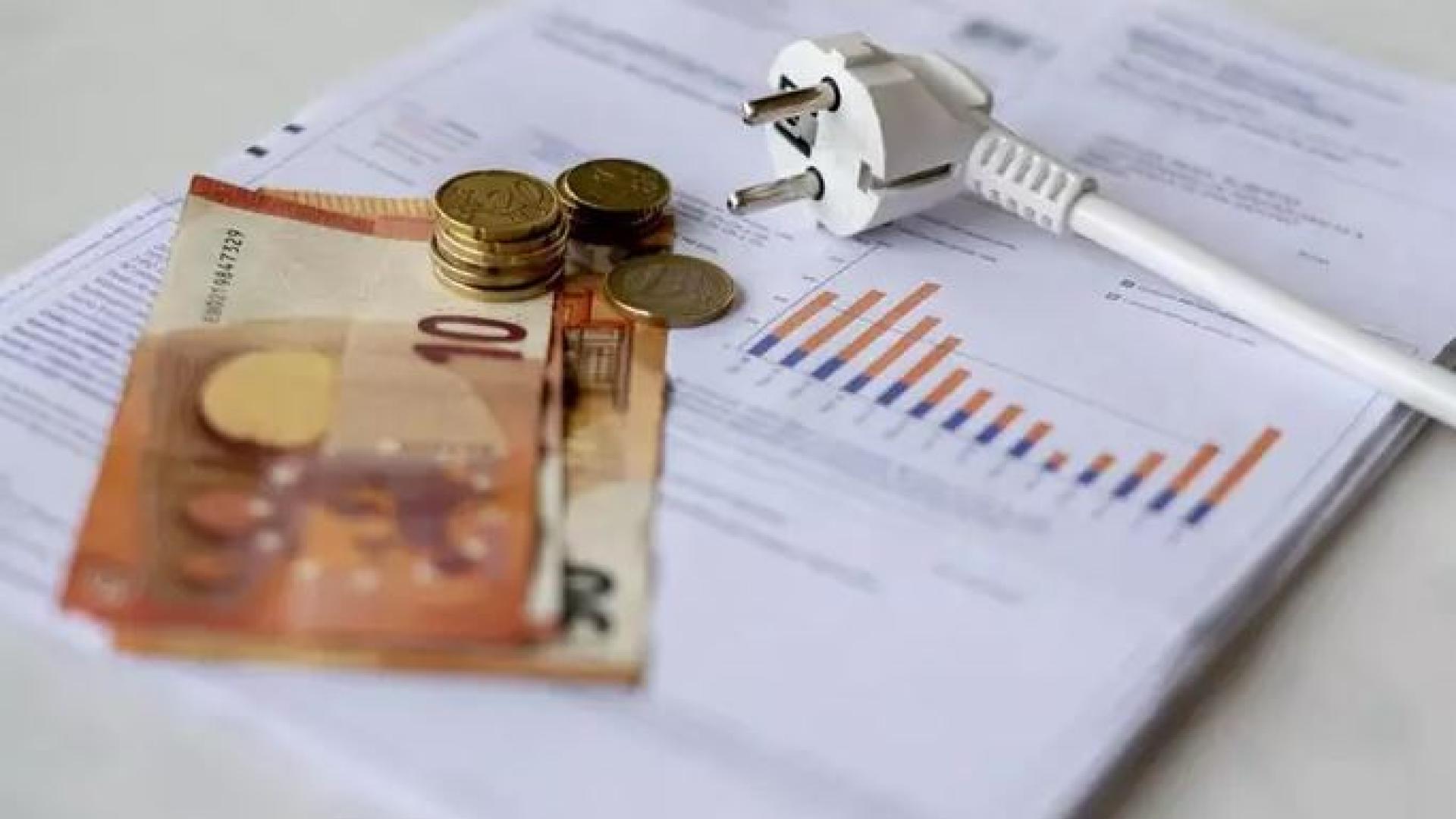 Un cable, dinero y una factura de luz
