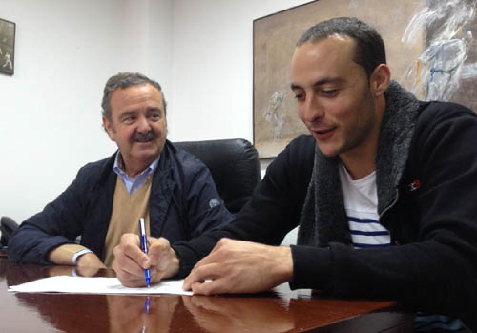 Fernando Vidarte, a la izquierda, con Juan Martínez de Irujo en una de sus renovaciones.