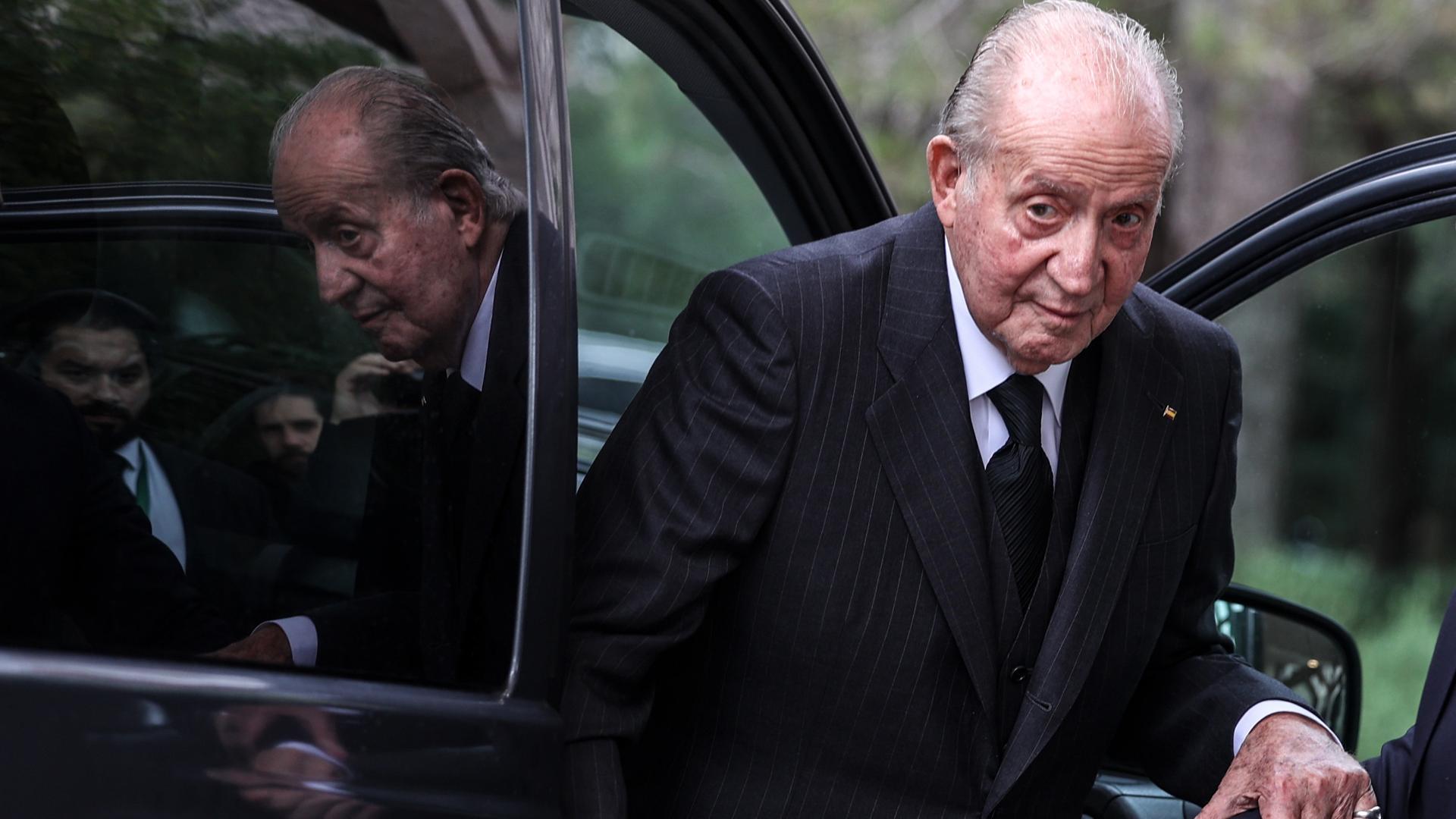 Juan Carlos I, a su llegada al funeral