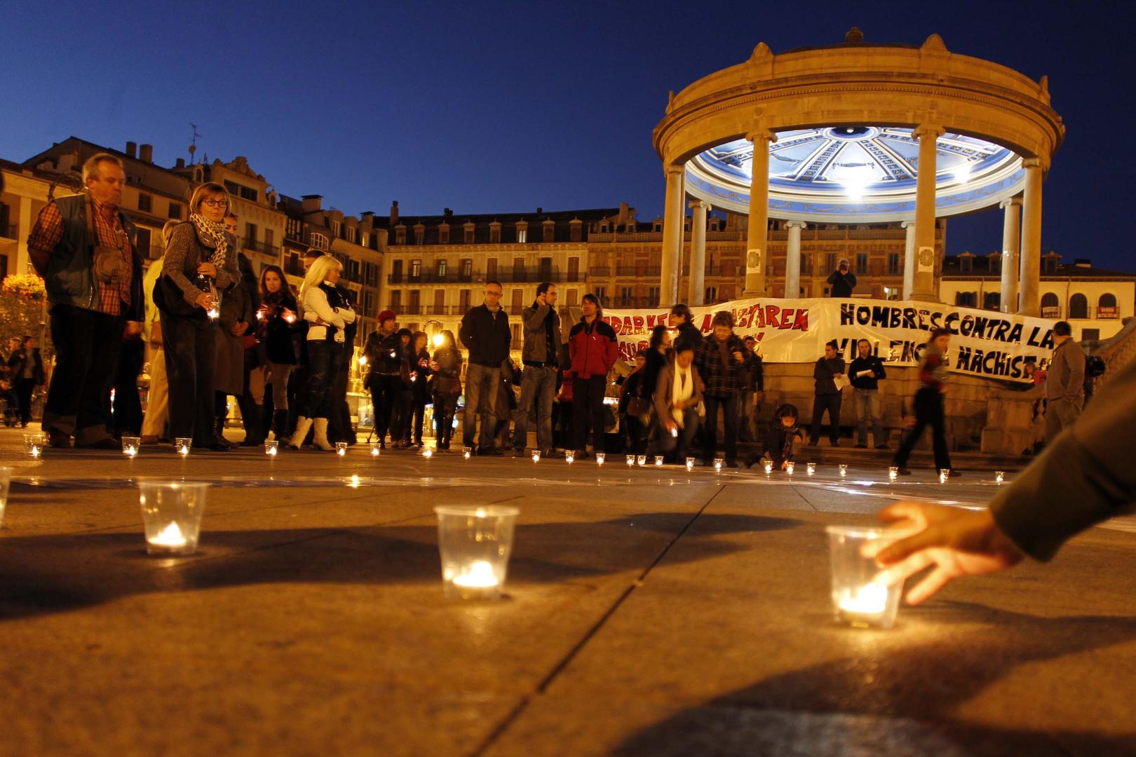 Concentración de hombres contra la violencia machista en Pamplona