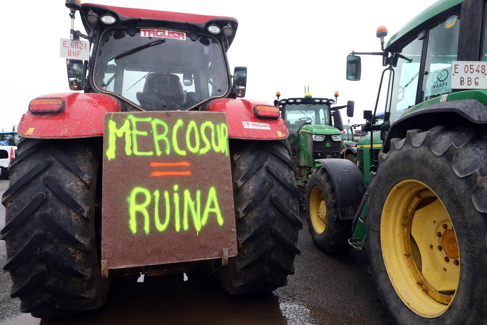En la concentración de tractores del pasado 10 de febrero en Tafalla se vieron varios carteles en contra del acuerdo con Mercosur