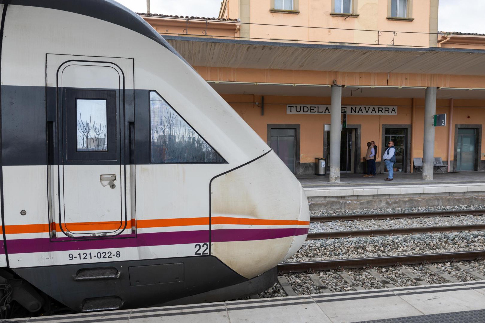 Un tren en la actual estación de Tudela