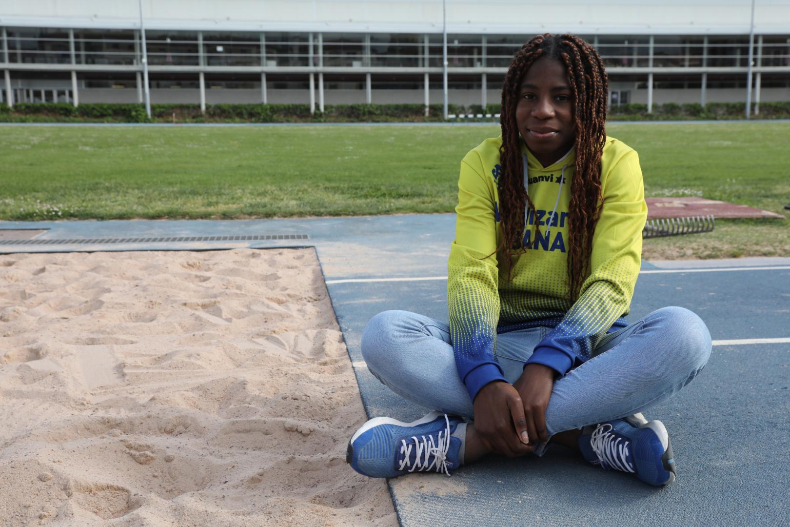 A:    EDUARDO BUXENS
F:   17  ABRIL 2024
L:  PAMPLONA , LARRABIDE
T: HERMANAS OSARO , ATLETAS - GIFT OSARO MEJOR TRIPLISTA DEL MUNDO DE SU EDAD -ATLETISMO