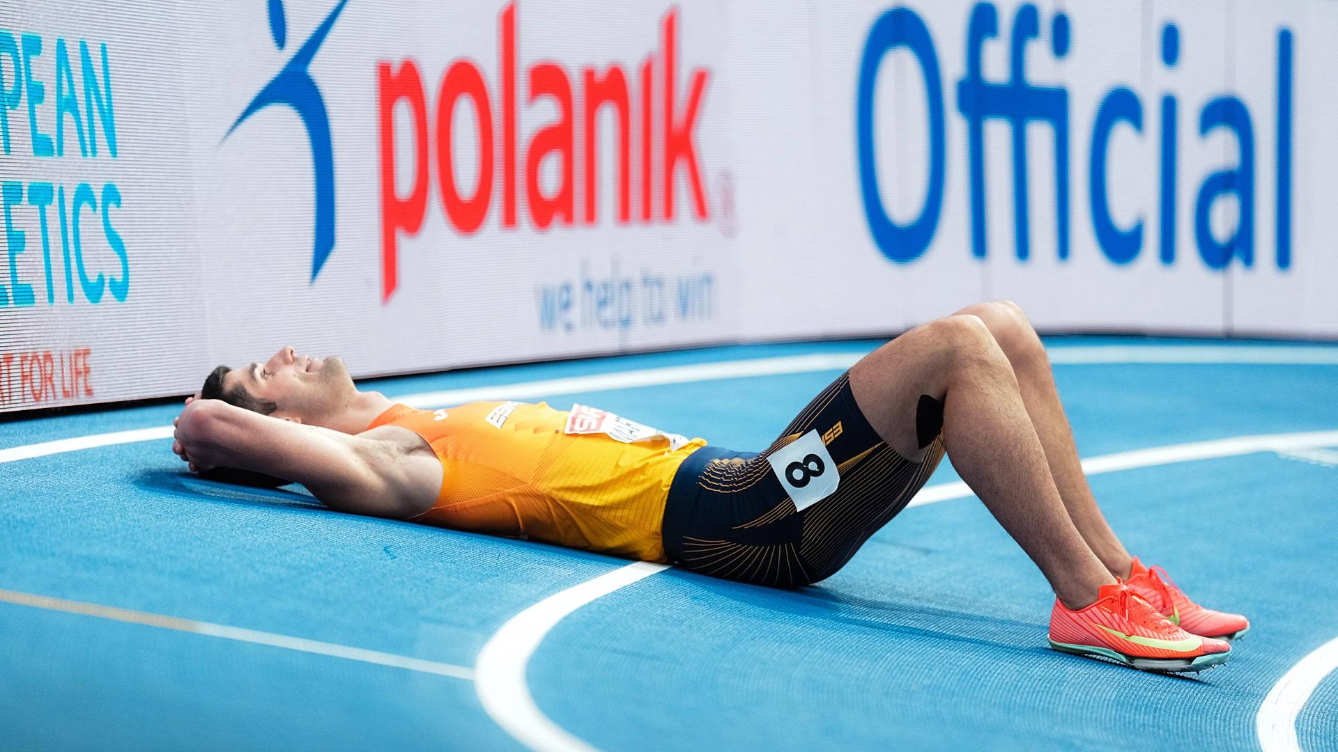 Asiér Martínez tras finalizar la final de 60 metros vallas en el Campeonato de Europa short-track de Apeldoorn, Países Bajos /
