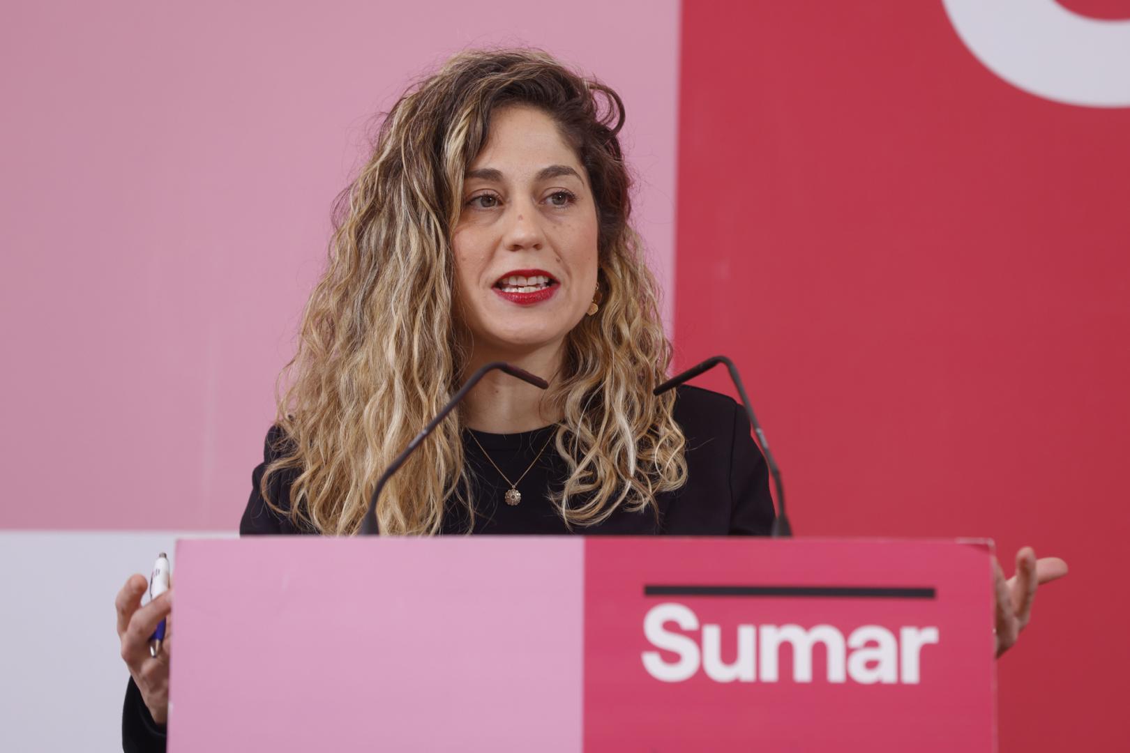 La secretaria de organización de Movimiento Sumar, Lara Hernández, en la rueda de prensa que ha ofrecido este lunes en Madrid