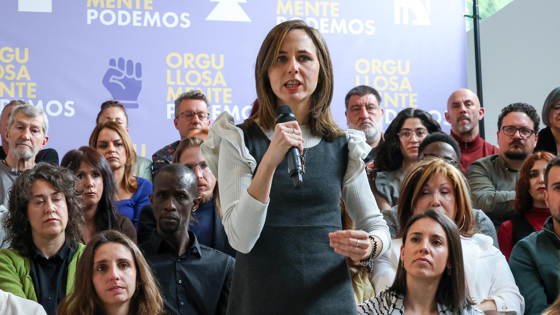 La secretaria general de Podemos, Ione Belarra, acompañada por la eurodiputada Irene Montero, presenta la lista al Consejo Ciudadano Estatal

Marta Fernández / Europa Press

31/03/2025