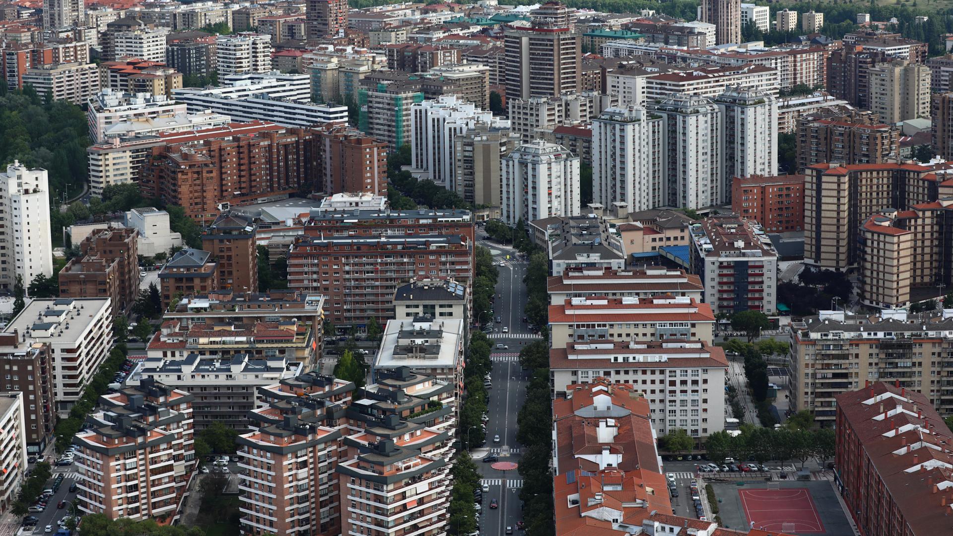 *A: JOSE CARLOS CORDOVILLA 
*F: 09-07-2023
*P: 
*L: PAMPLONA 
*T: ITURRAMA - SAN JUAN. PAMPLONA DESDE EL HELICOPTERO DE LA POLICIA NACIONAL. SANFERMINES 2023. VISTAS AEREAS DE PAMPLONA