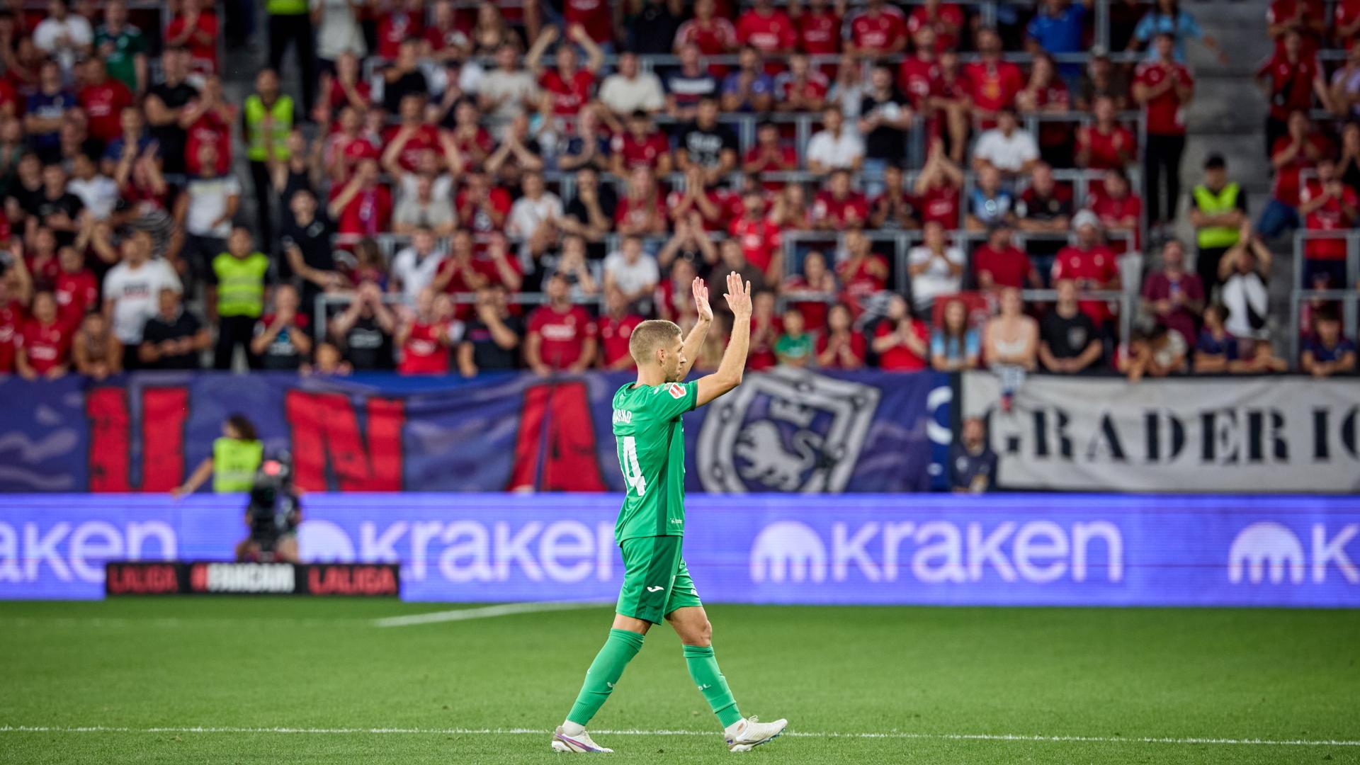 Momento en el que El Sadar ovacionó a Darko Brasanac en el partido de la primera vuelta cuando fue rival con el Leganés