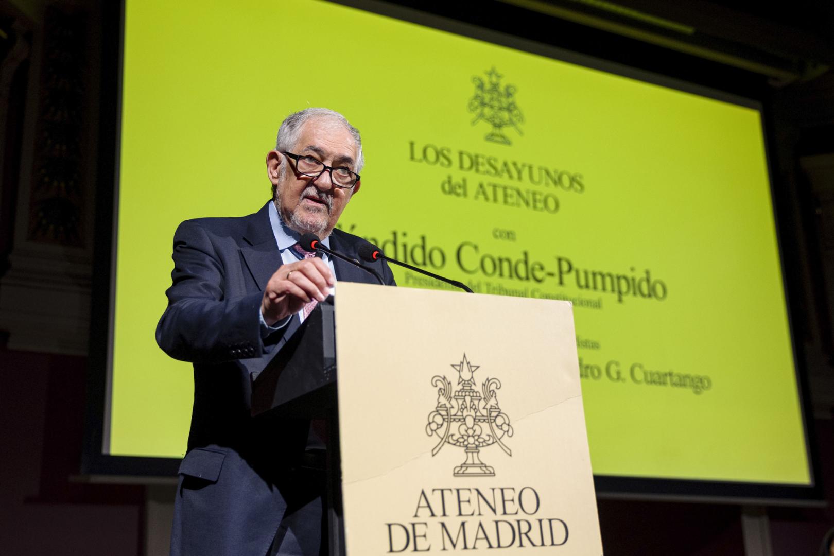 Conde-Pumpido, este lunes en el desayuno informativo en el Ateneo de Madrid