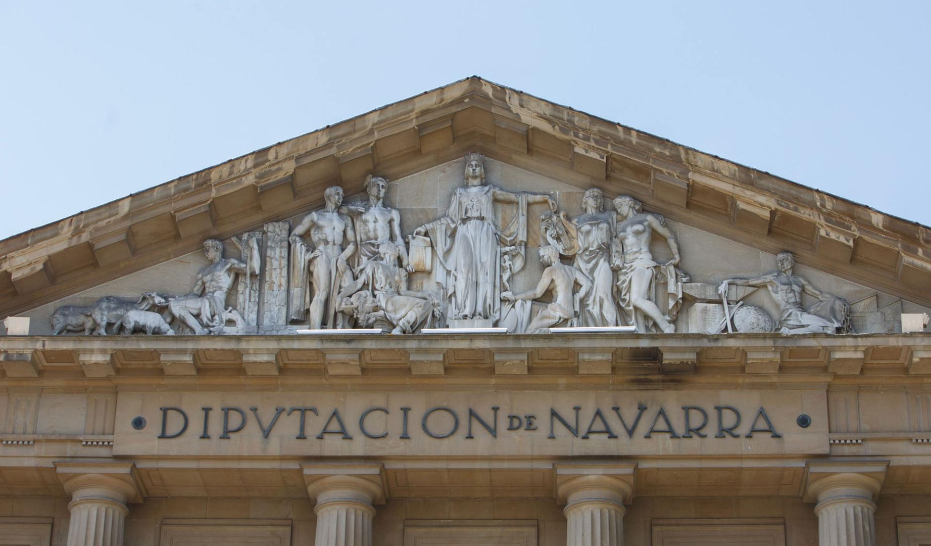 Fachada del Palacio de Navarra.