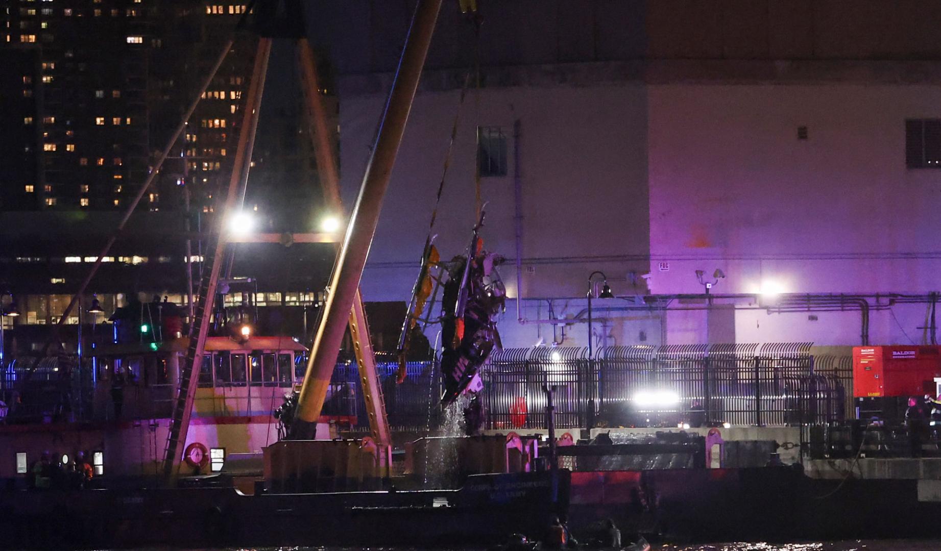 El helicóptero pertenecía a la empresa turística 'New York Helicopter Tours', que ofrece visitas panorámicas de Nueva York desde el cielo.