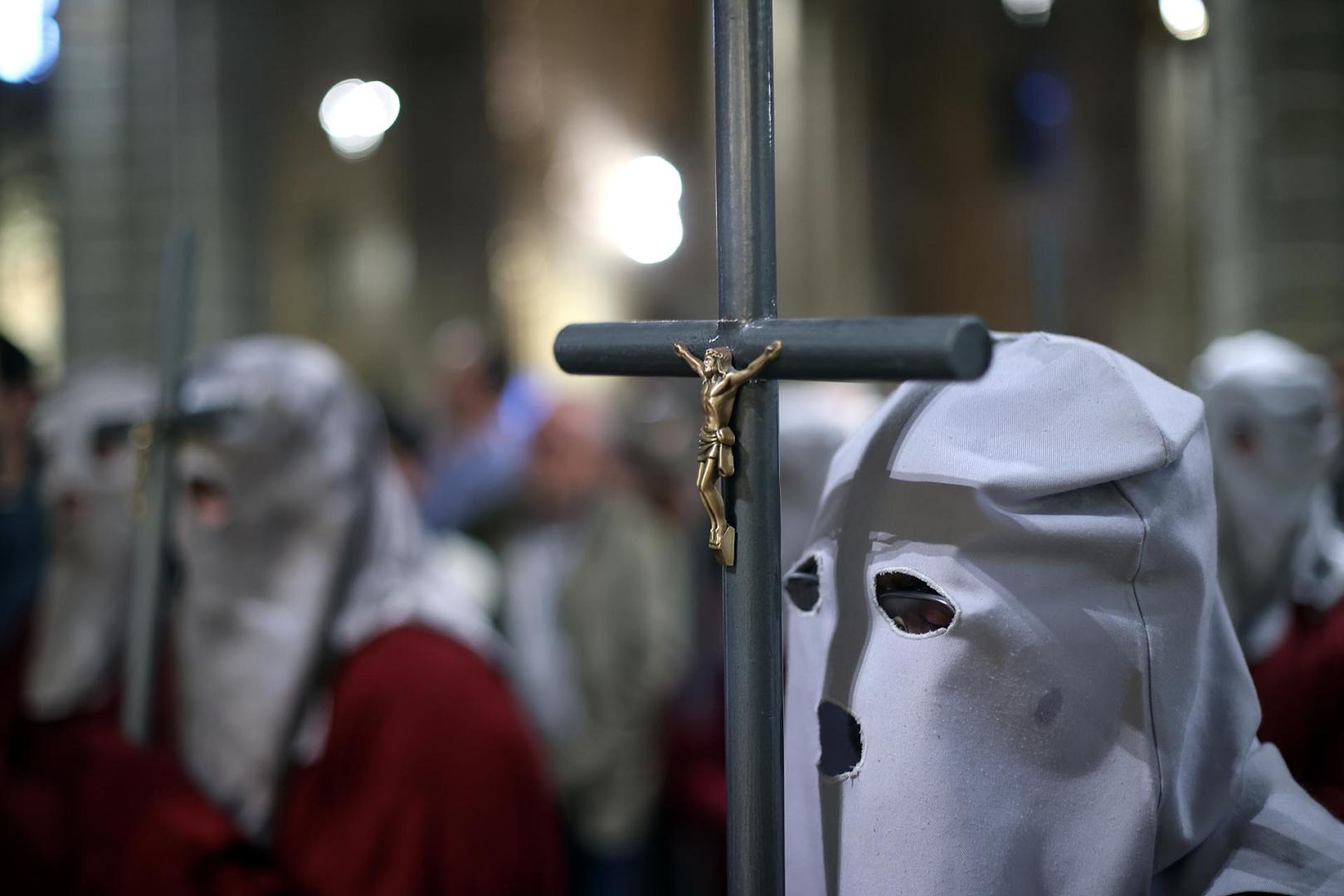 Vía Crucis en la Catedral de Pamplona.