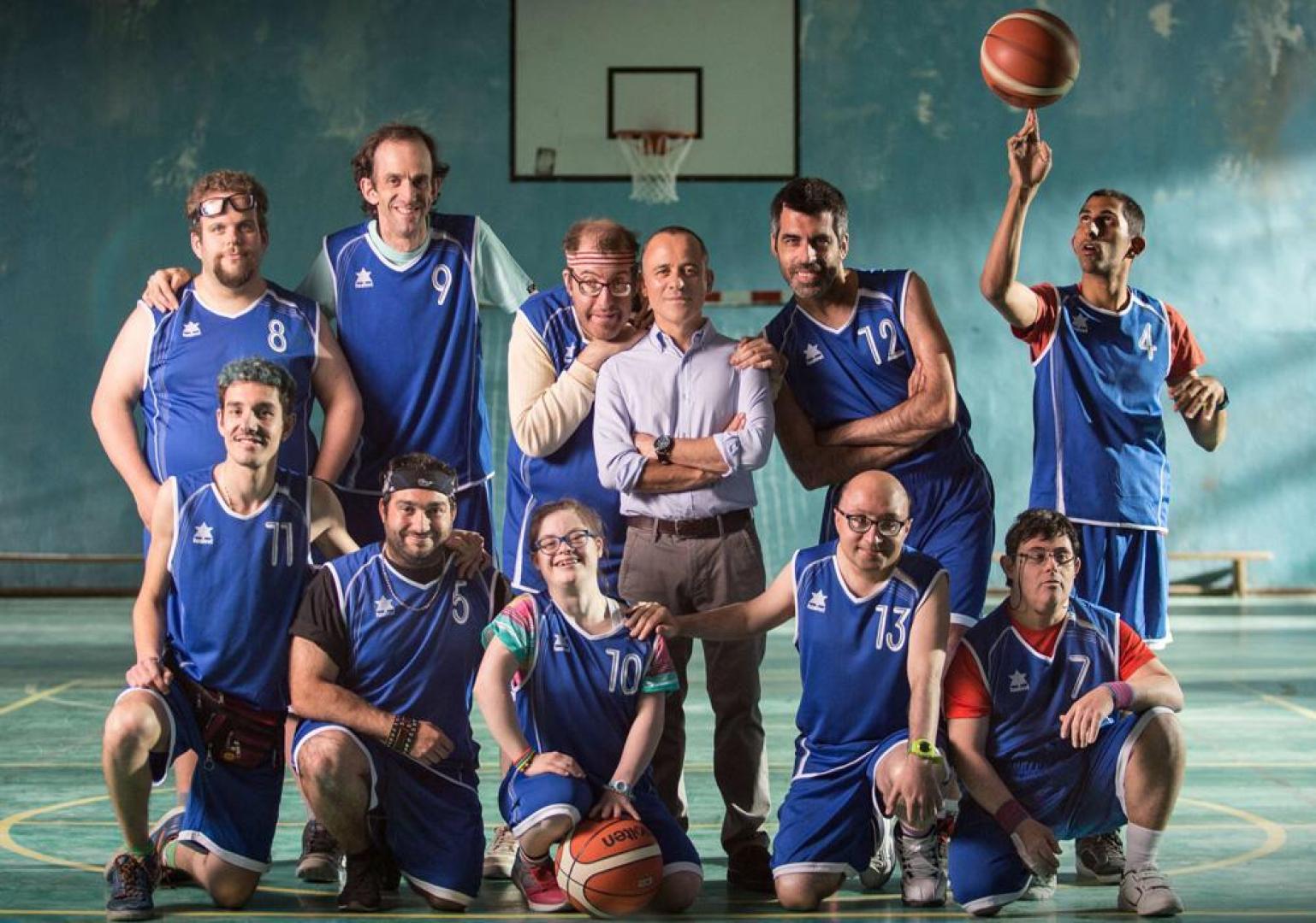 Un fotograma de la película 'Campeones', sobre un equipo de baloncesto de personas con discapacidad.