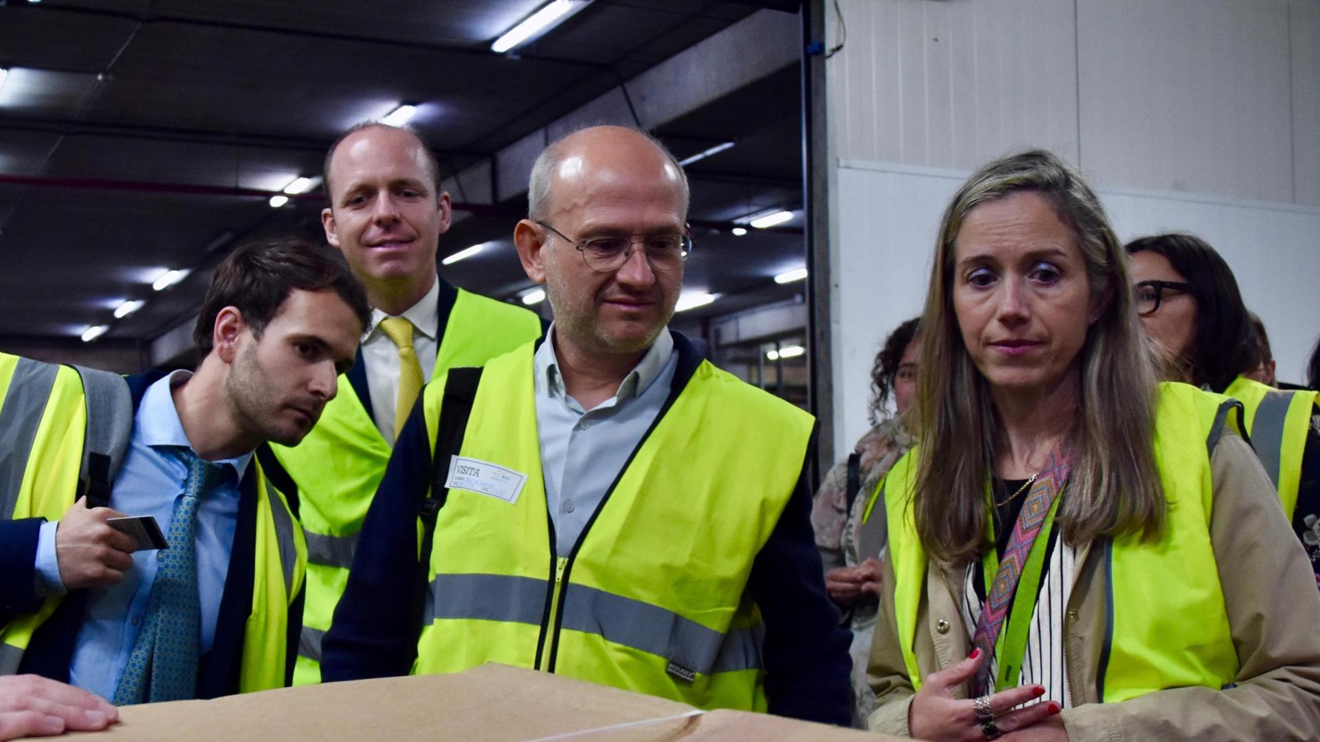El delegado del Gobierno de España en la Comunidad de Madrid, Francisco Martín Aguirre, visita el Puesto de Control Fronterizo (PCF) del aeropuerto Adolfo Suárez Madrid-Barajas