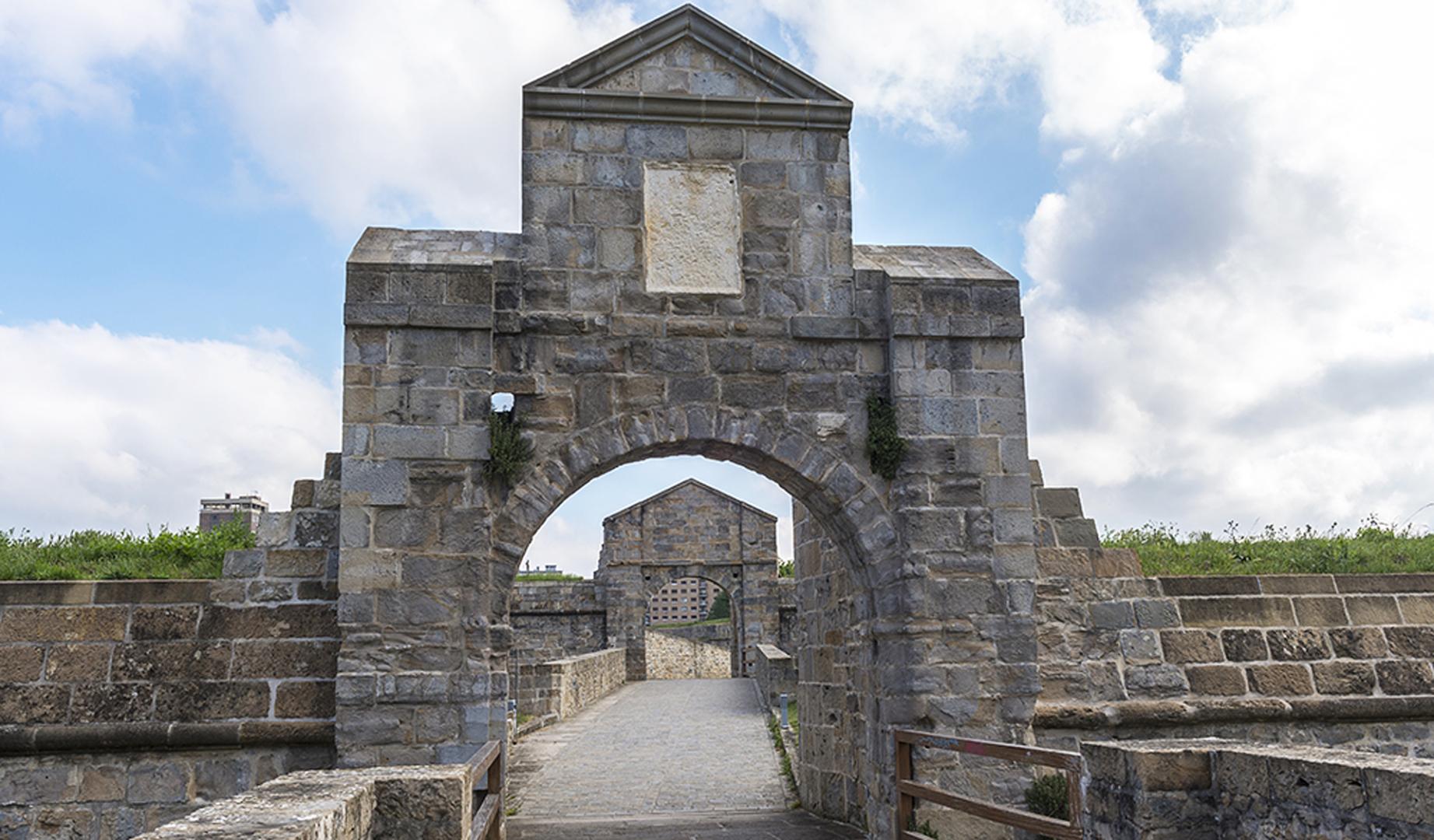Una de las entradas de la Ciudadela de Pamplona /