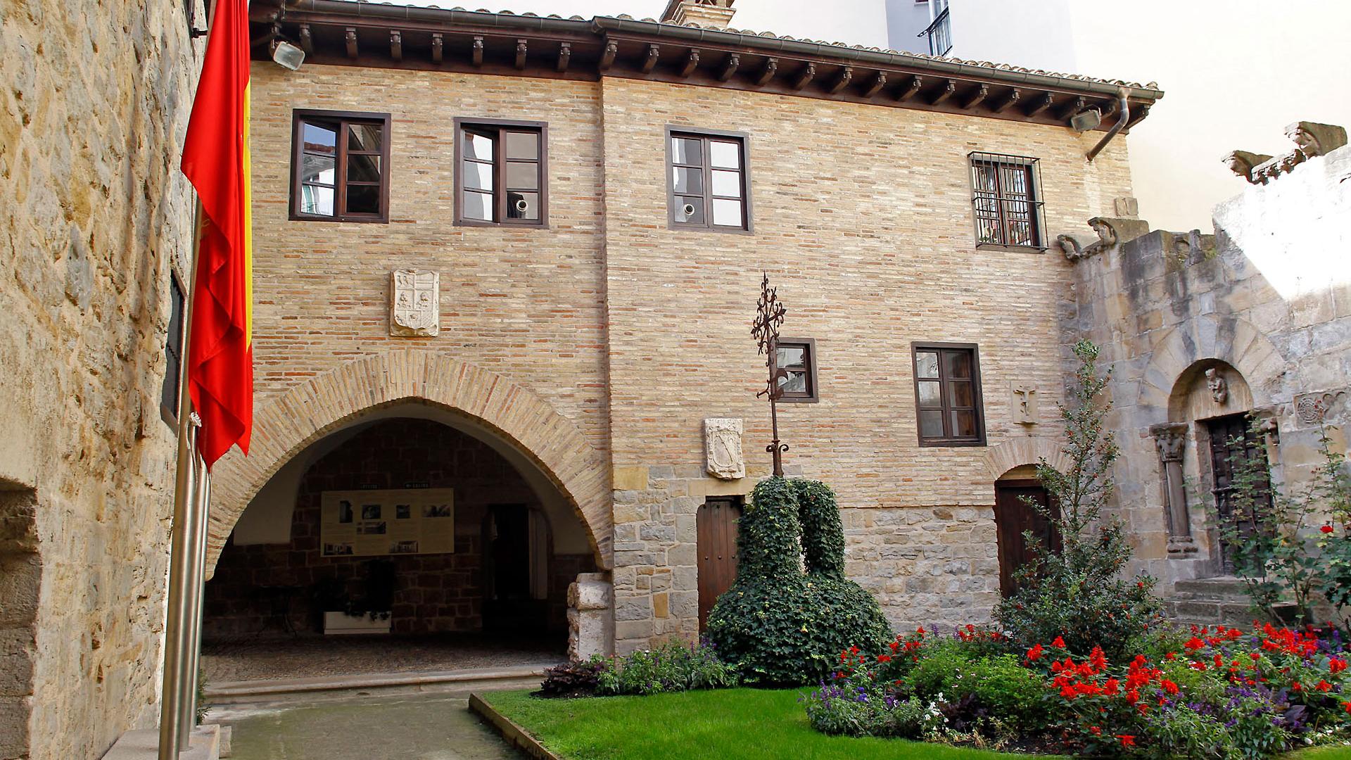 Patio interior de la Cámara de Comptos, en la calle Ansoleaga de Pamplona