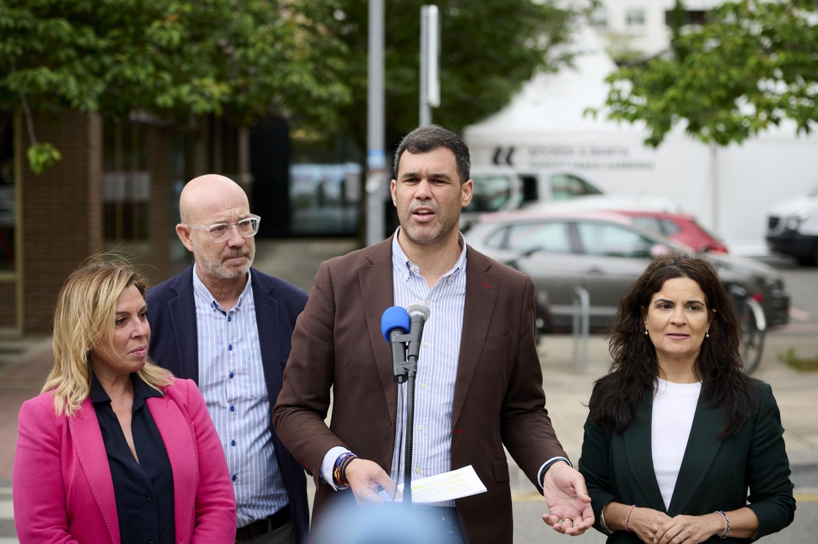 De izquierda a derecha: Amelia Salanueva, José Suárez, Javier García y Maribel García Malo, en un acto de campaña en 2023