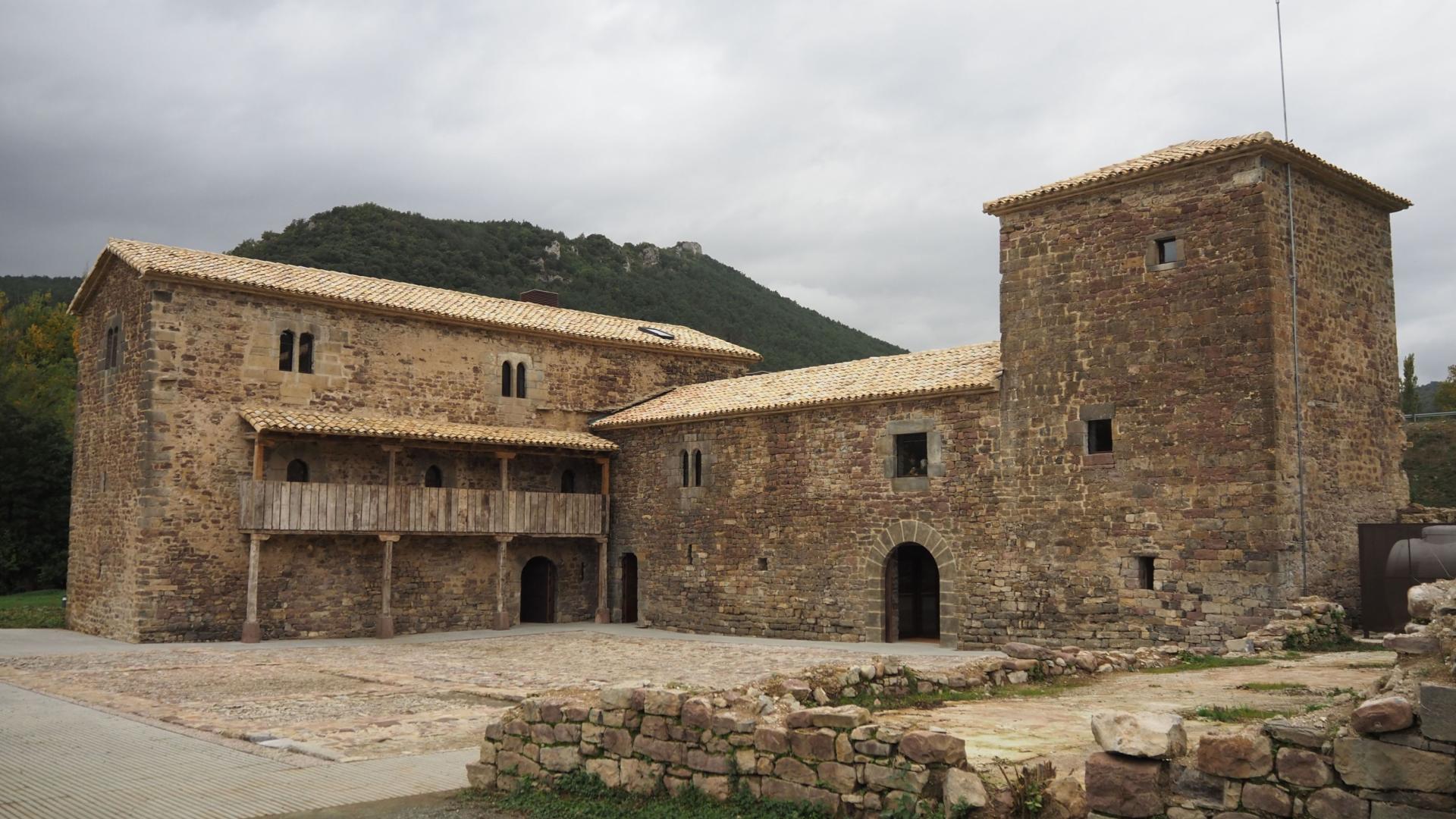 Aspecto que presenta el Palacio de Arce tras su reciente restauración, que consolidó dos de sus tres alas (norte y oeste)