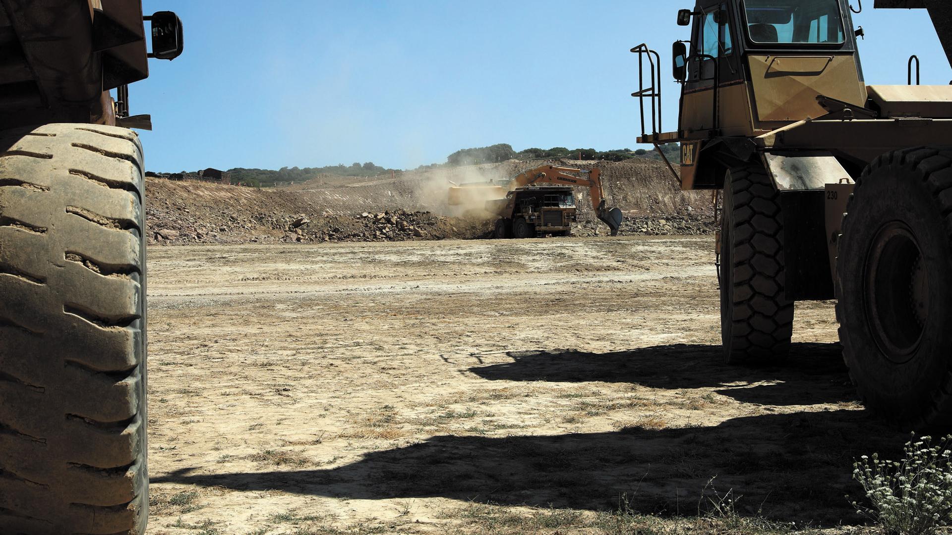 Imagen de 2022, con trabajos en la parcela de Undués de Lerda para la bocamina de Mina Muga