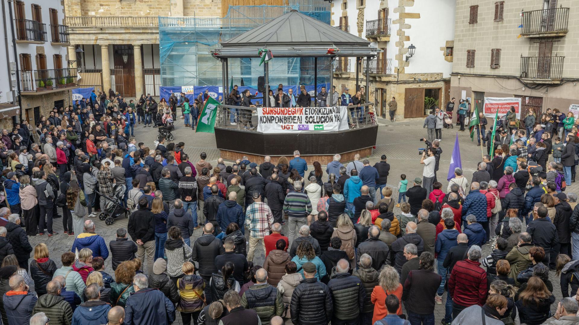 Imagen de una de las manifestaciones en Alsasua contra el cierre de Sunsundegui.