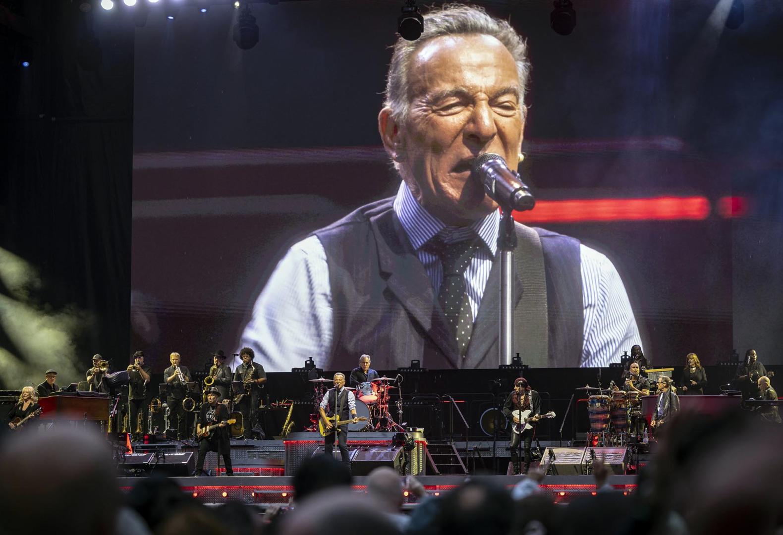 Bruce Springsteen canta contra el ICE, Trump y su "Estado del terror" en su  nuevo tema, 'Streets of Minneapolis'