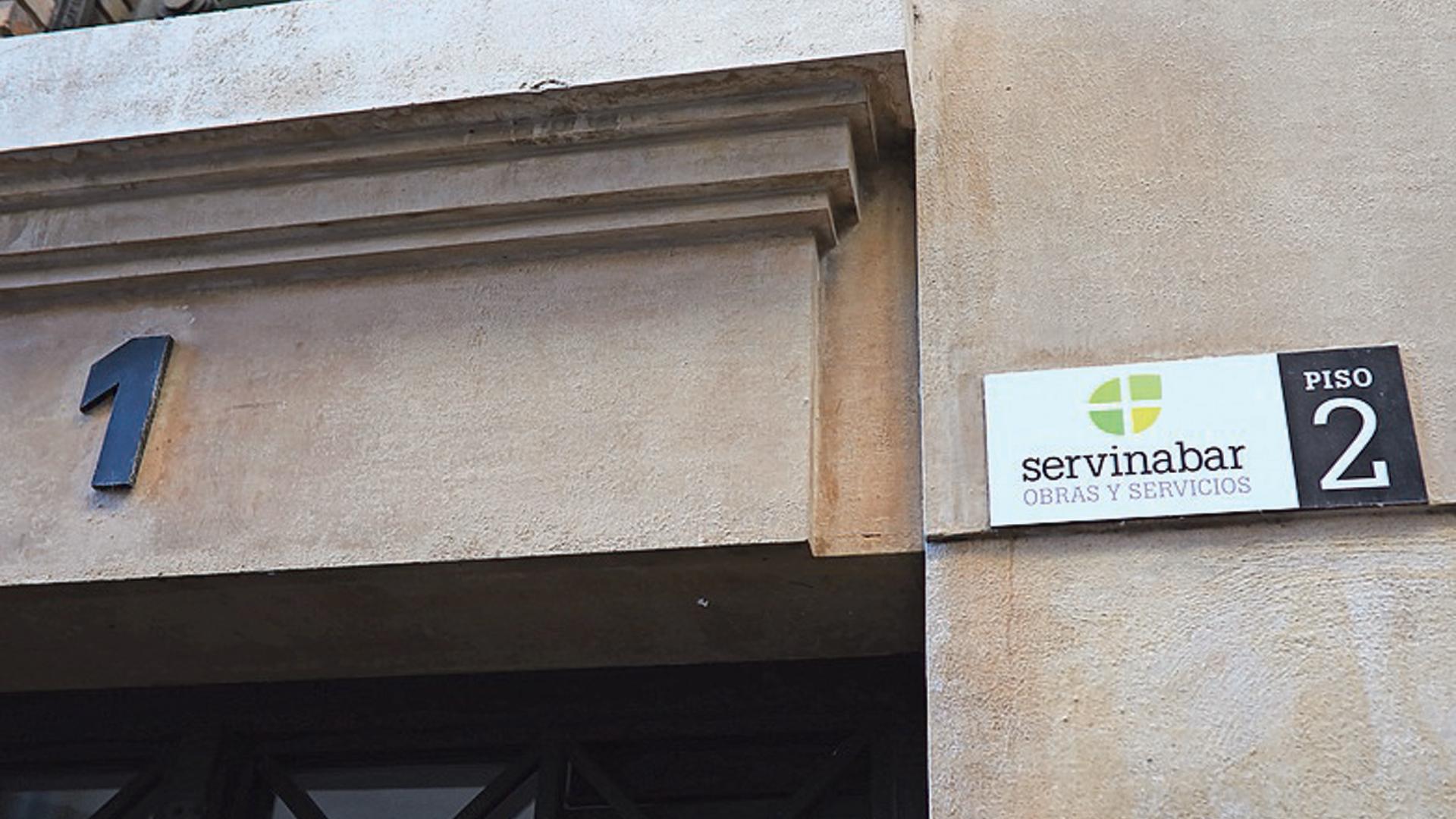 portal de la calle San Nicolás donde Servinabar tiene su sede