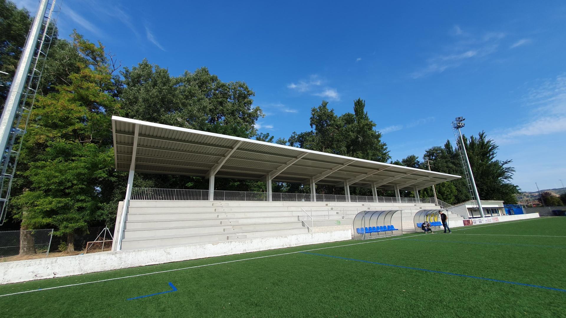 Nuevas gradas del campo de fútbol del Cantolagua de Sangüesa