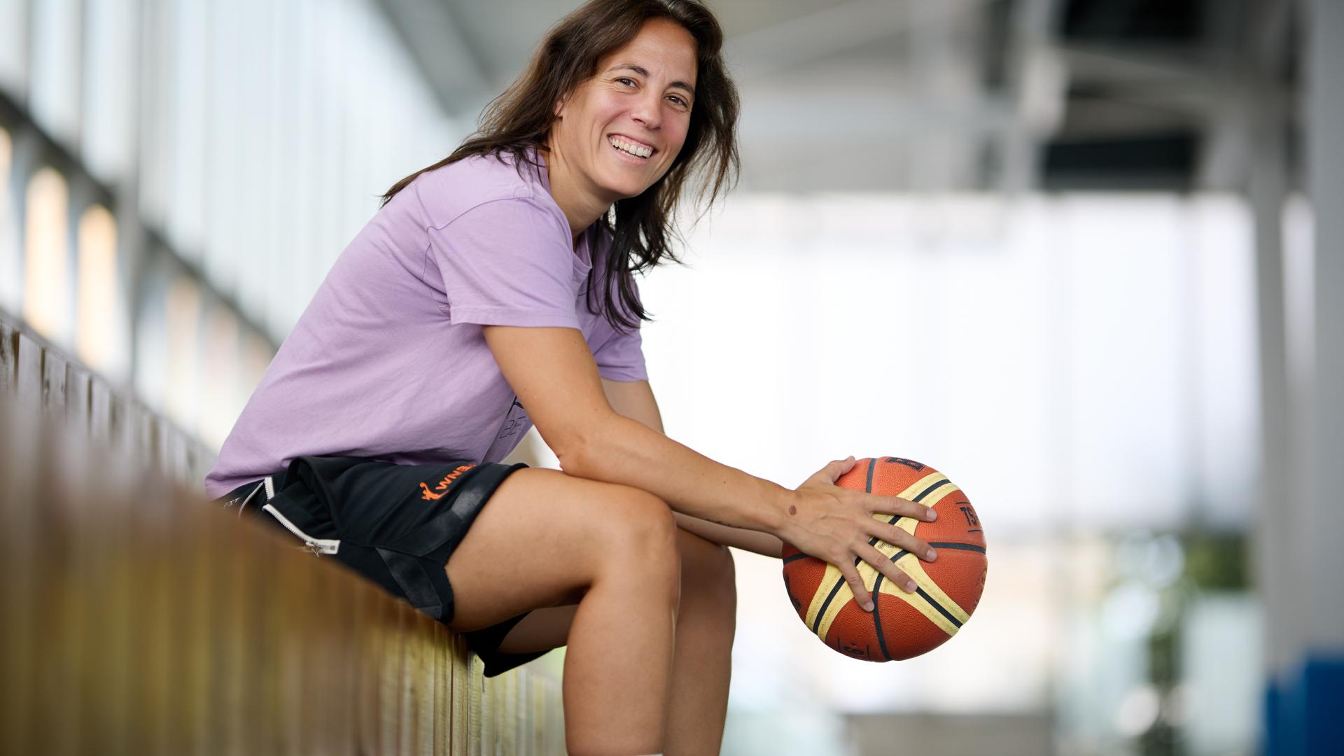 La base pamplonesa del Osés Construcción, María Asurmendi, sonríe al término de una de las sesiones con su proyecto Play Your Best