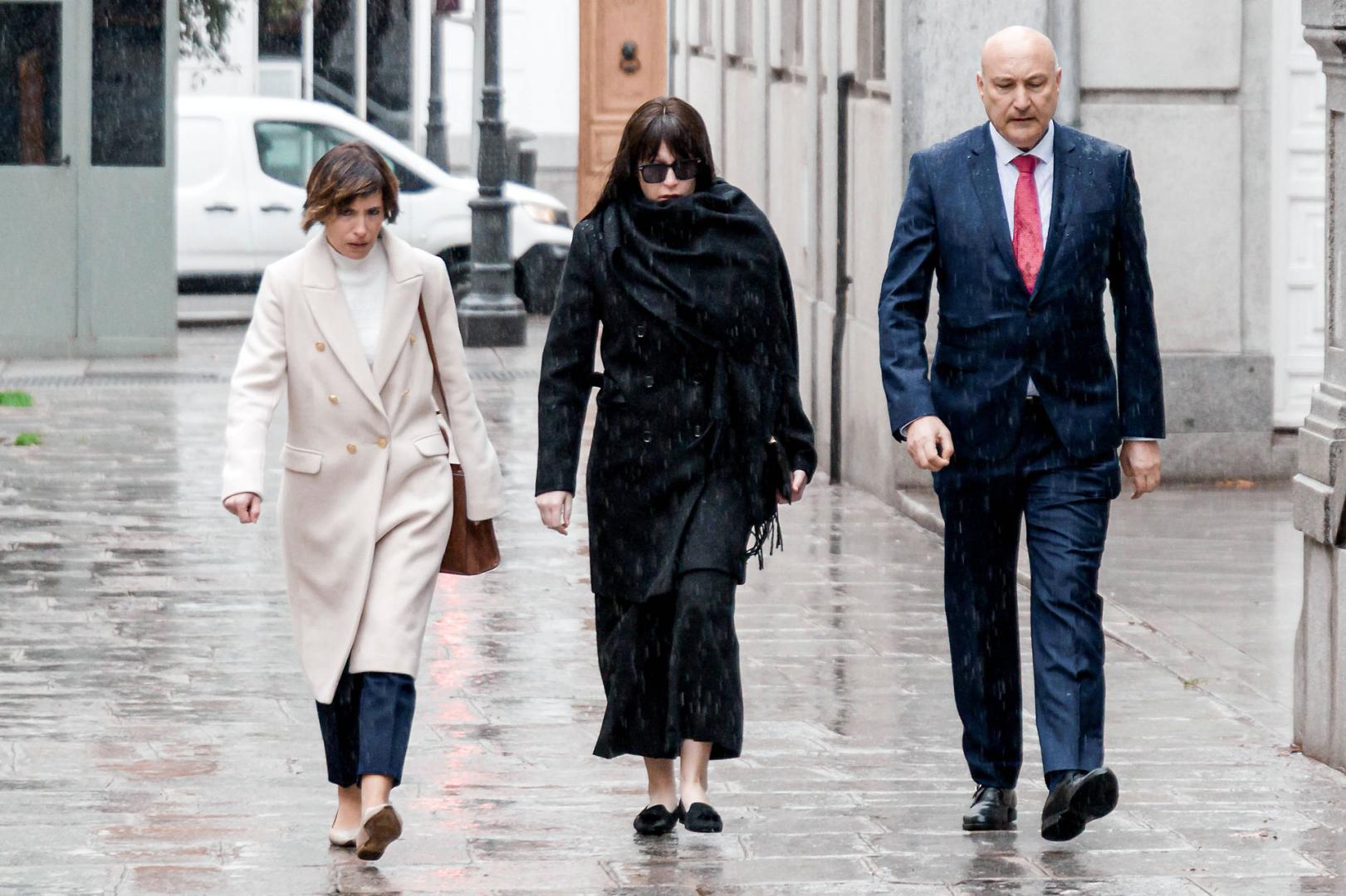 La expareja de Ábalos, Jéssica Rodríguez, en el centro, a su llegada al Tribunal Supremo el pasado 27 de febrero