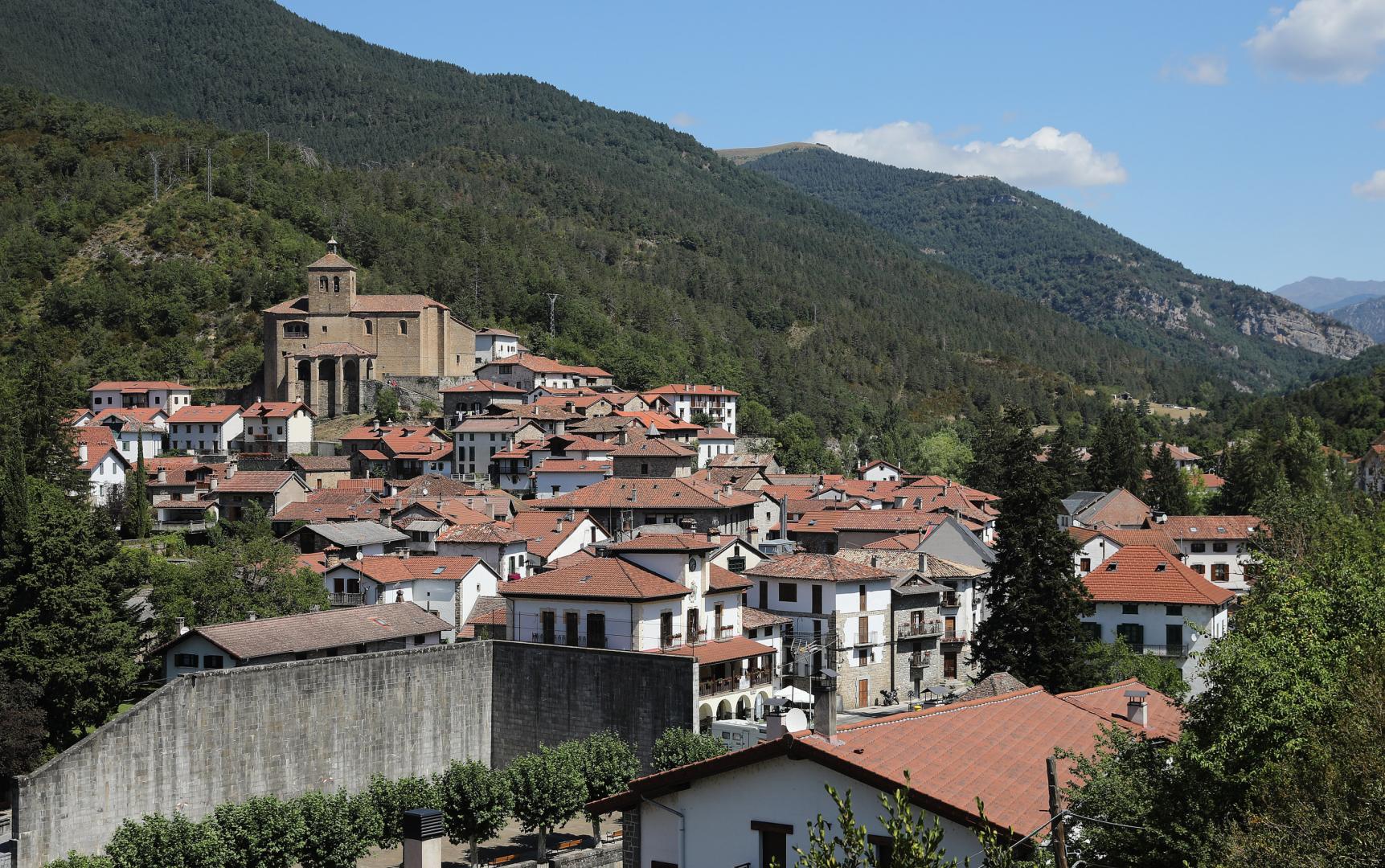 Imagen de archivo del núcleo urbano de Roncal.