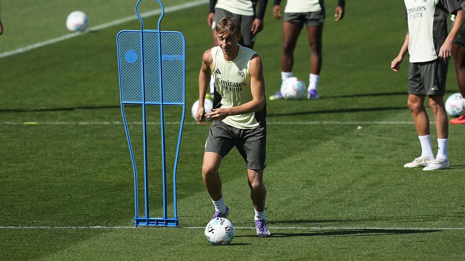 Dean Huijsen se entrena en Valdebebas este viernes 19 de septiembre /