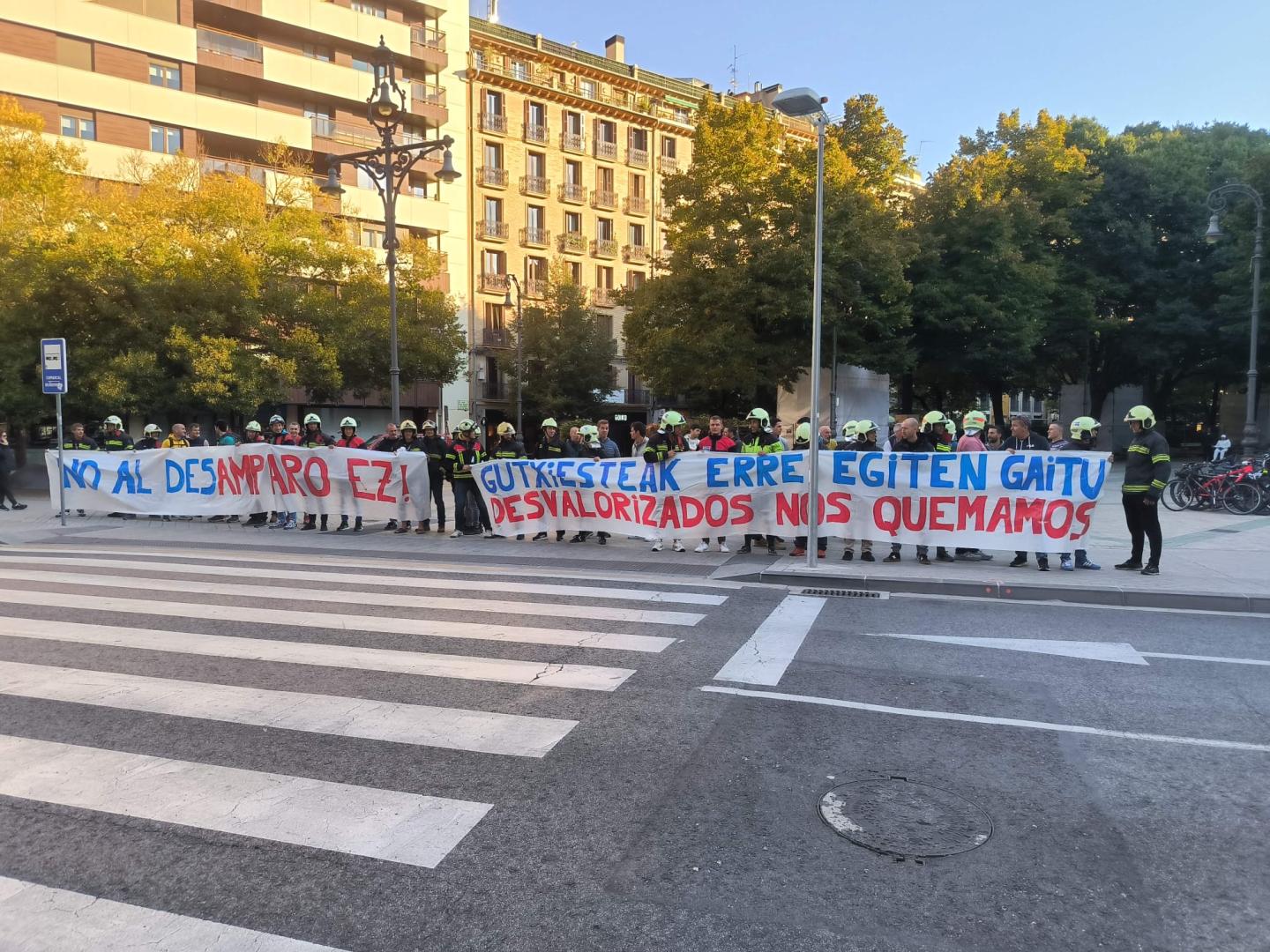 Protesta del personal de Bomberos de Navarra contra Interior este martes en Pamplona