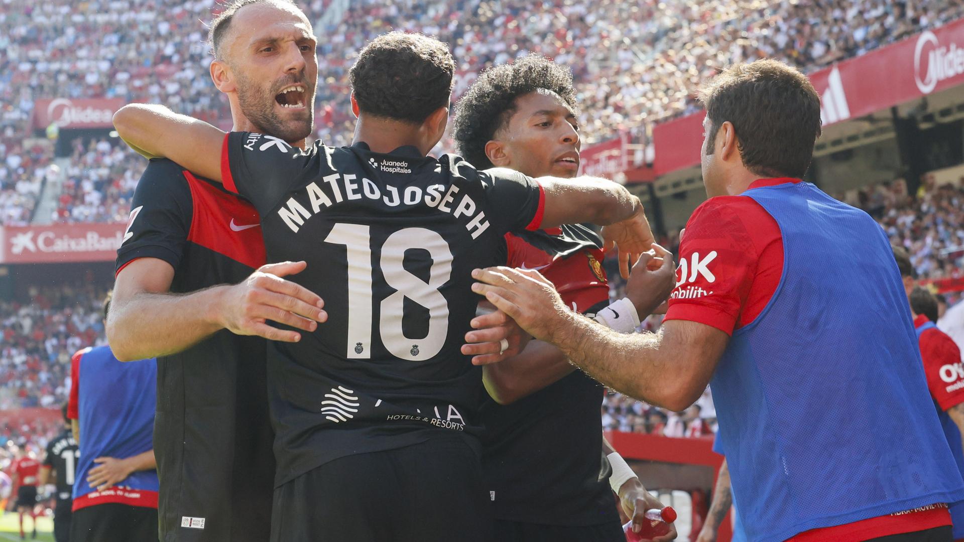 Mateo Joseph celebra uno de los goles anotados ante el Sevilla