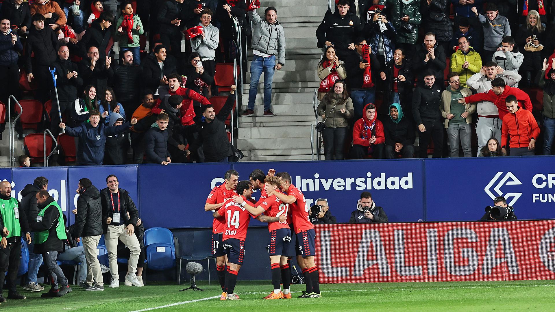 Los jugadores de Osasuna celebran uno de los dos goles anotados contra el Celta /
