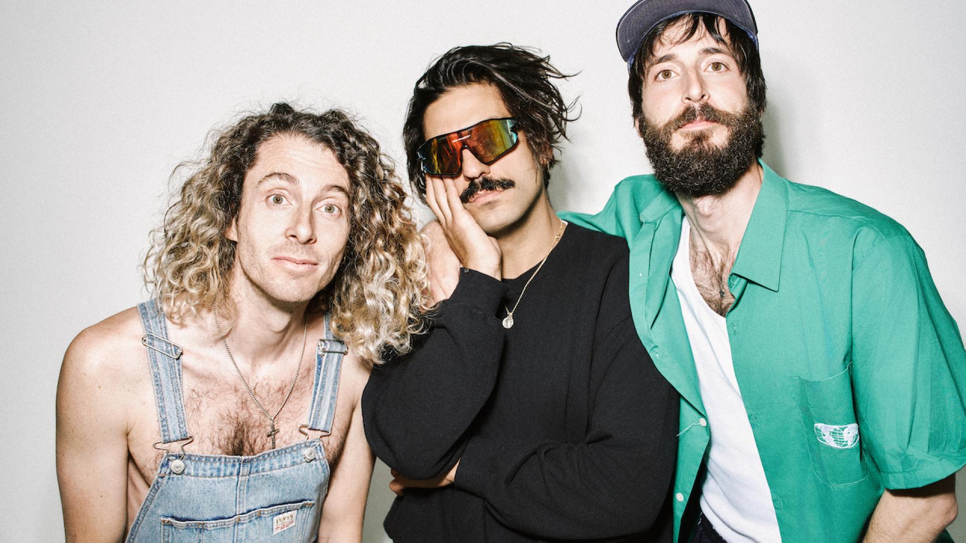 Desde la izq.: Jesús Luna, Gabi Montes y José Luna, componentes de Sexy Zebras.