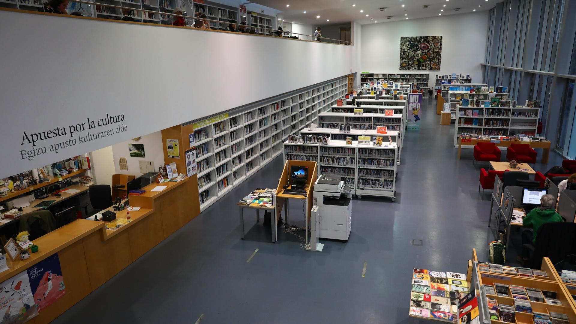 Instalaciones de la biblioteca pública del barrio pamplonés de la Txantrea, en una imagen de archivo