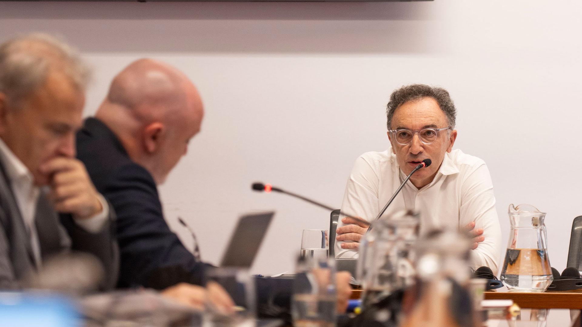 El letrado Gonzalo Pérez Remondegui, durante su comparecencia en la comisión de investigación de los túneles de Belate