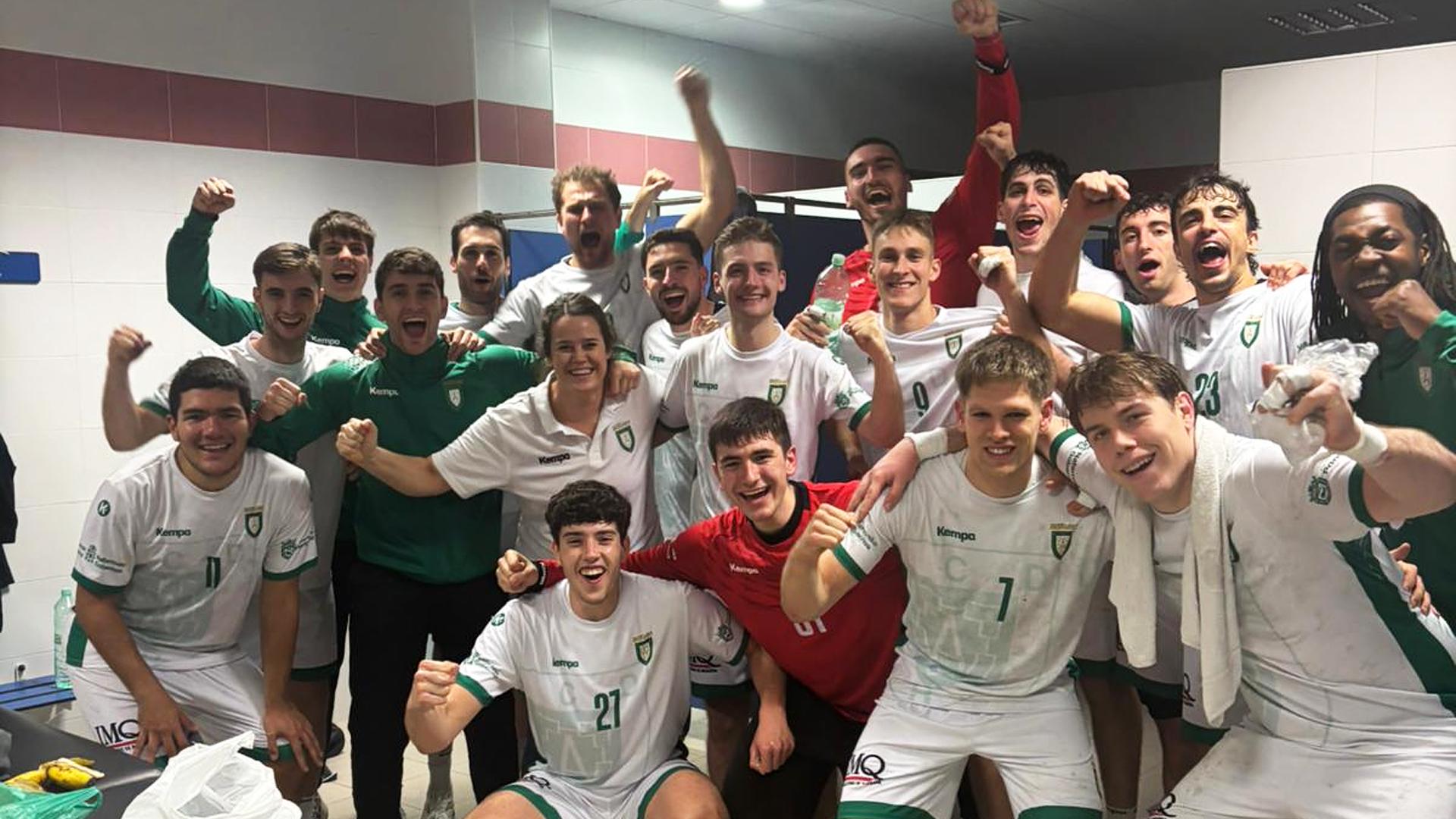 La plantilla celebra el sufrido triunfo copero en Soria /