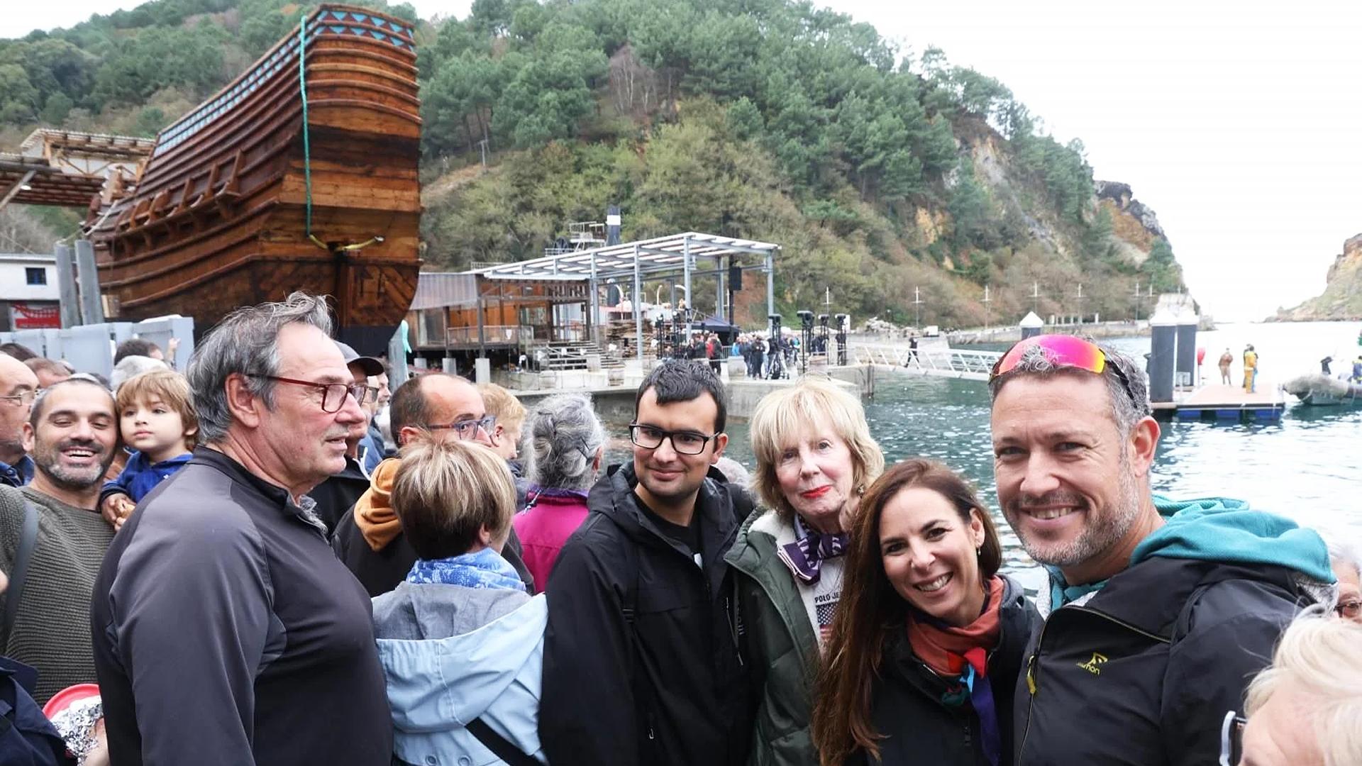 Multitud de gente no quiso perderse el histórico acto en la localidad guipuzcoana /