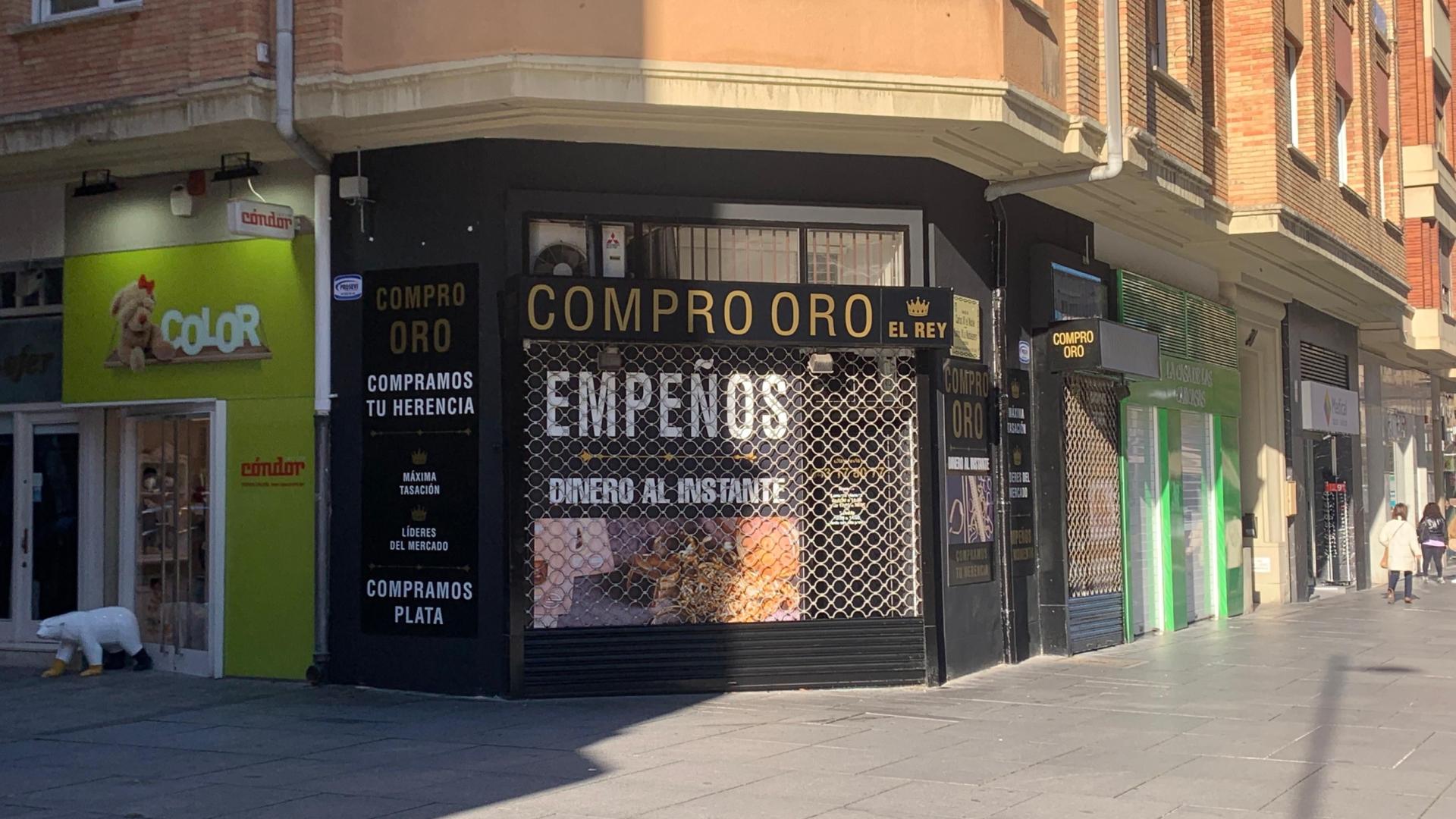 La nueva tienda de empeños en la avenida Carlos III número 34 de Pamplona