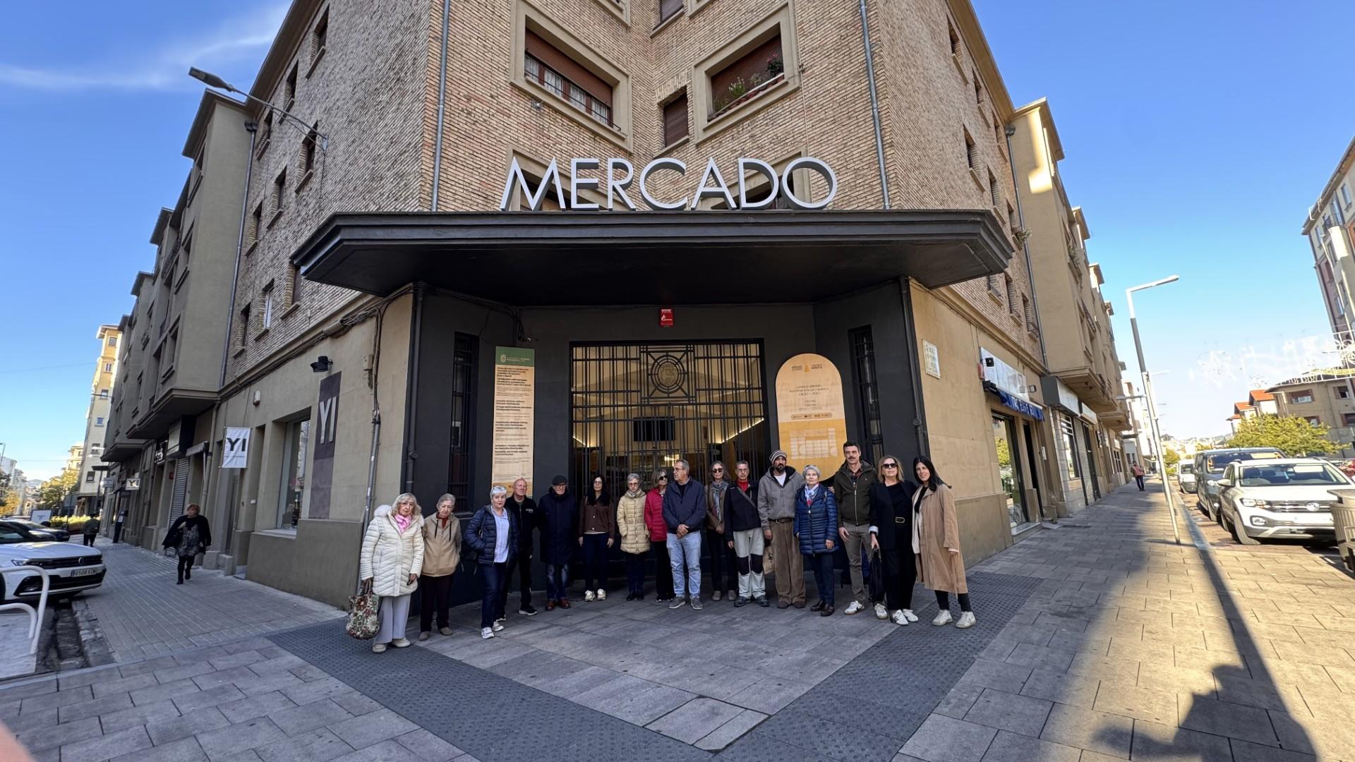 Algunos de los integrantes de la nueva Asociación Foro II Ensanche en defensa del mercado