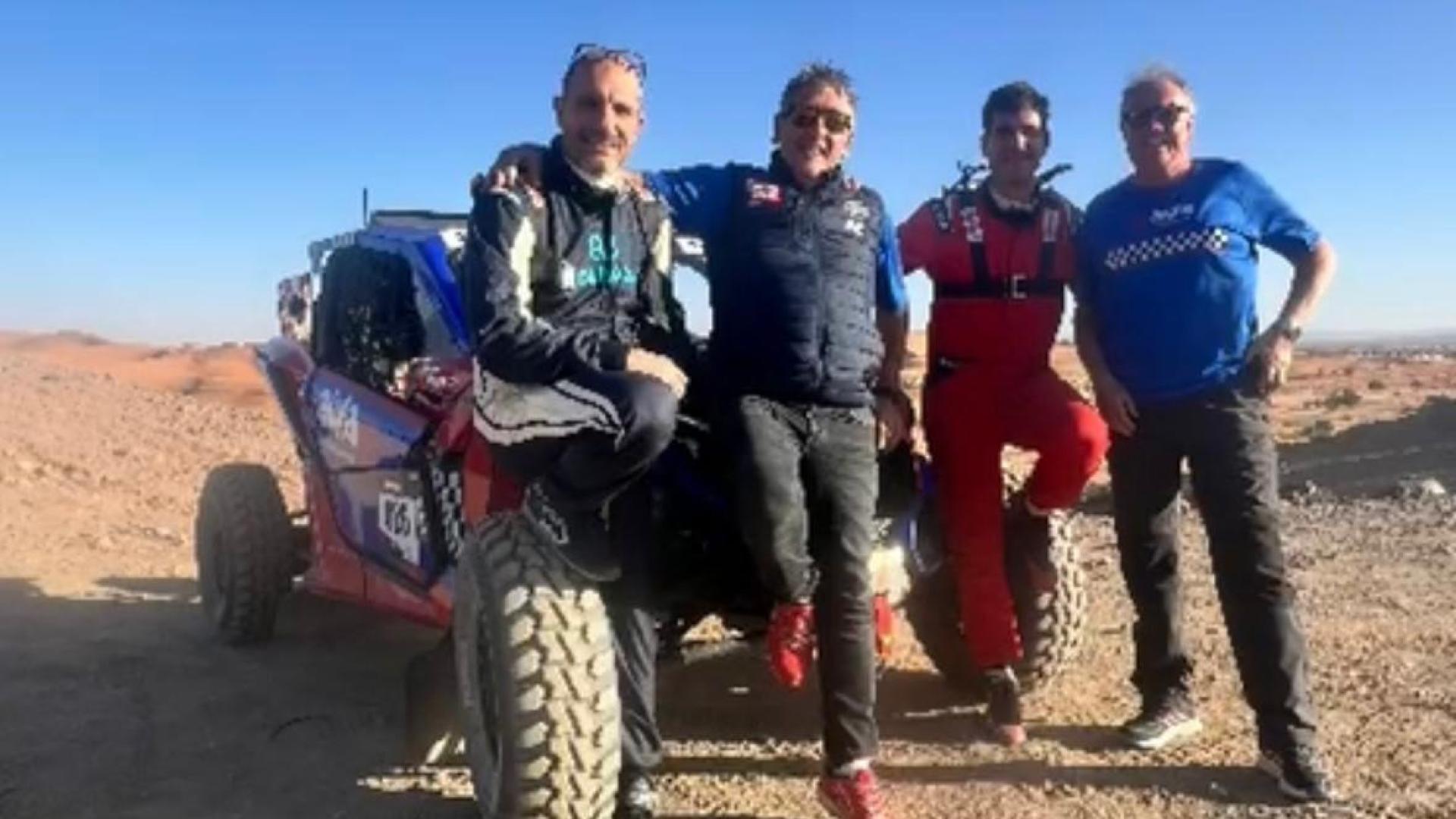 Marino Zulet, tercero por la izquierda, compite en el Addax Rally de Marruecos