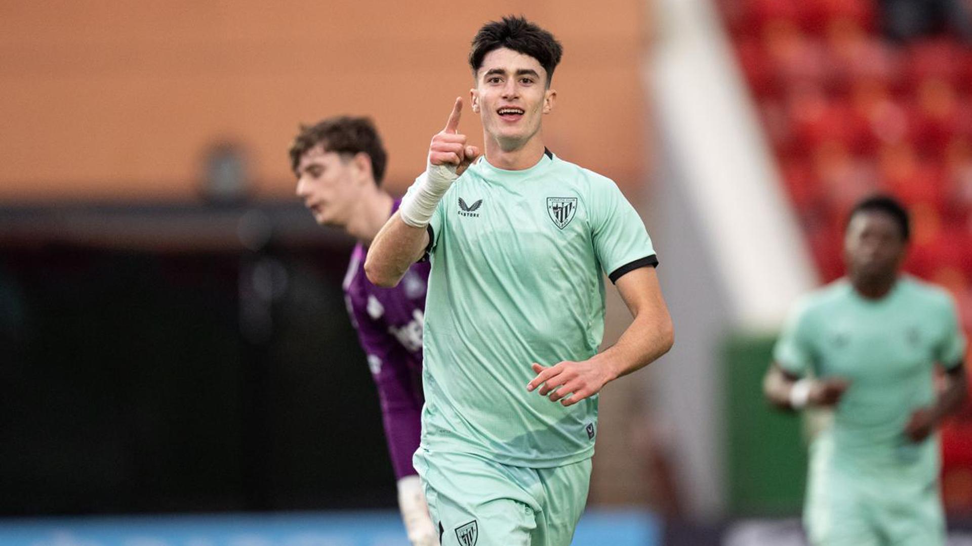 Manex Lozano en el partido de Youth League entre el Newcastle y Athletic Club