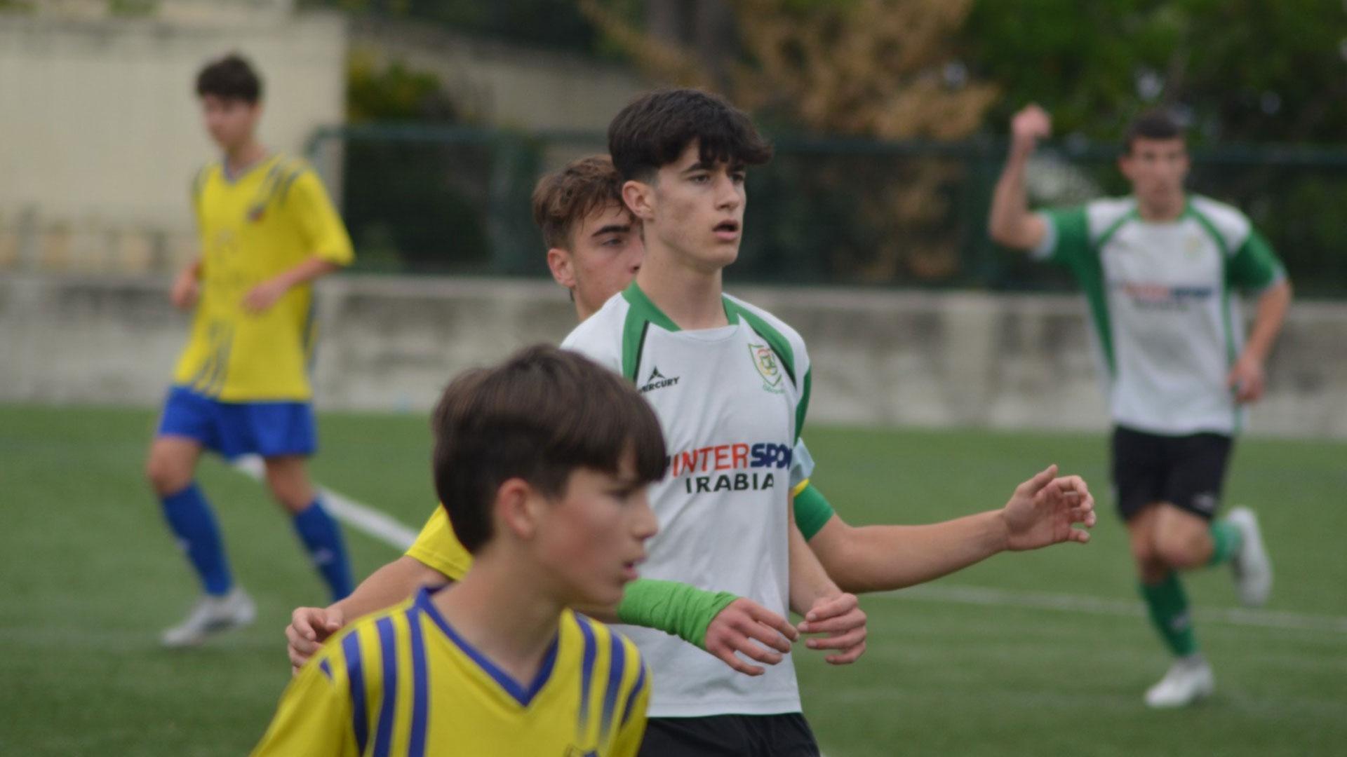 Manex Lozano, en un partido anterior cuando jugaba como cadete en Oberena