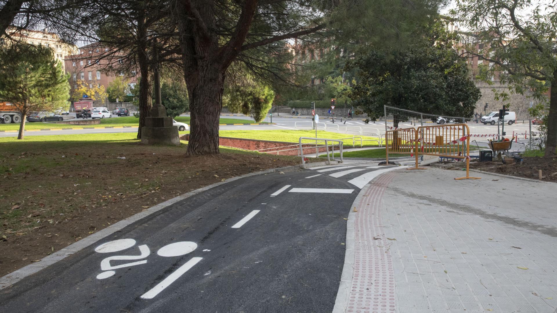 El carril bici entre la Misericordia y la Plaza de los Fueros