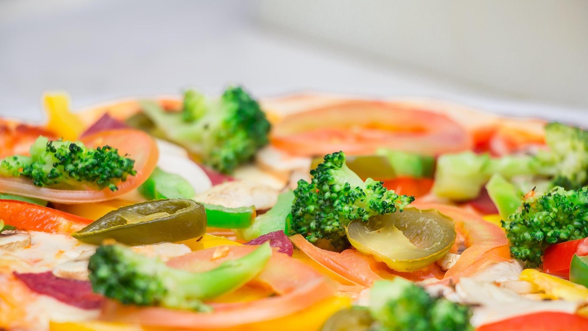 Un plato cocinado de vegetales