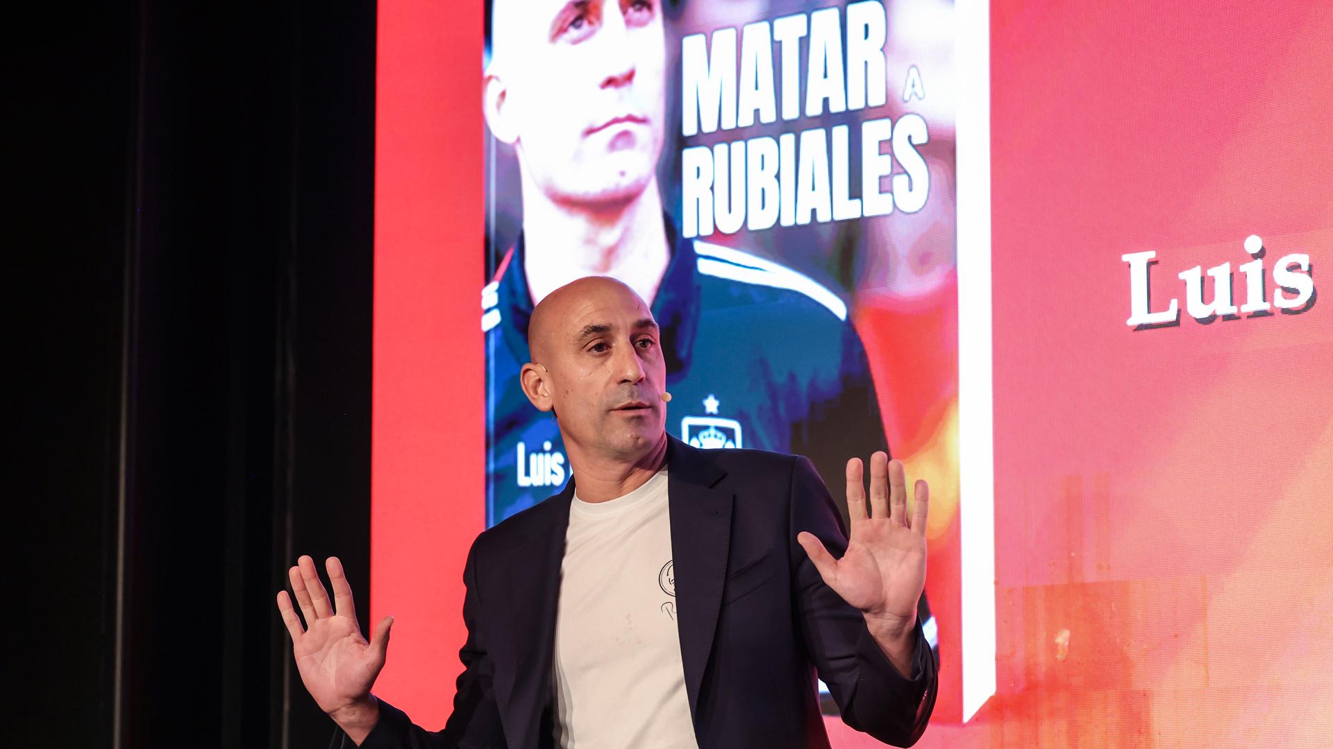 El expresidente de la Real Federación Española de Fútbol (RFEF), Luis Rubiales, durante la presentación este jueves en Madrid del libro 'Matar a Rubiales'