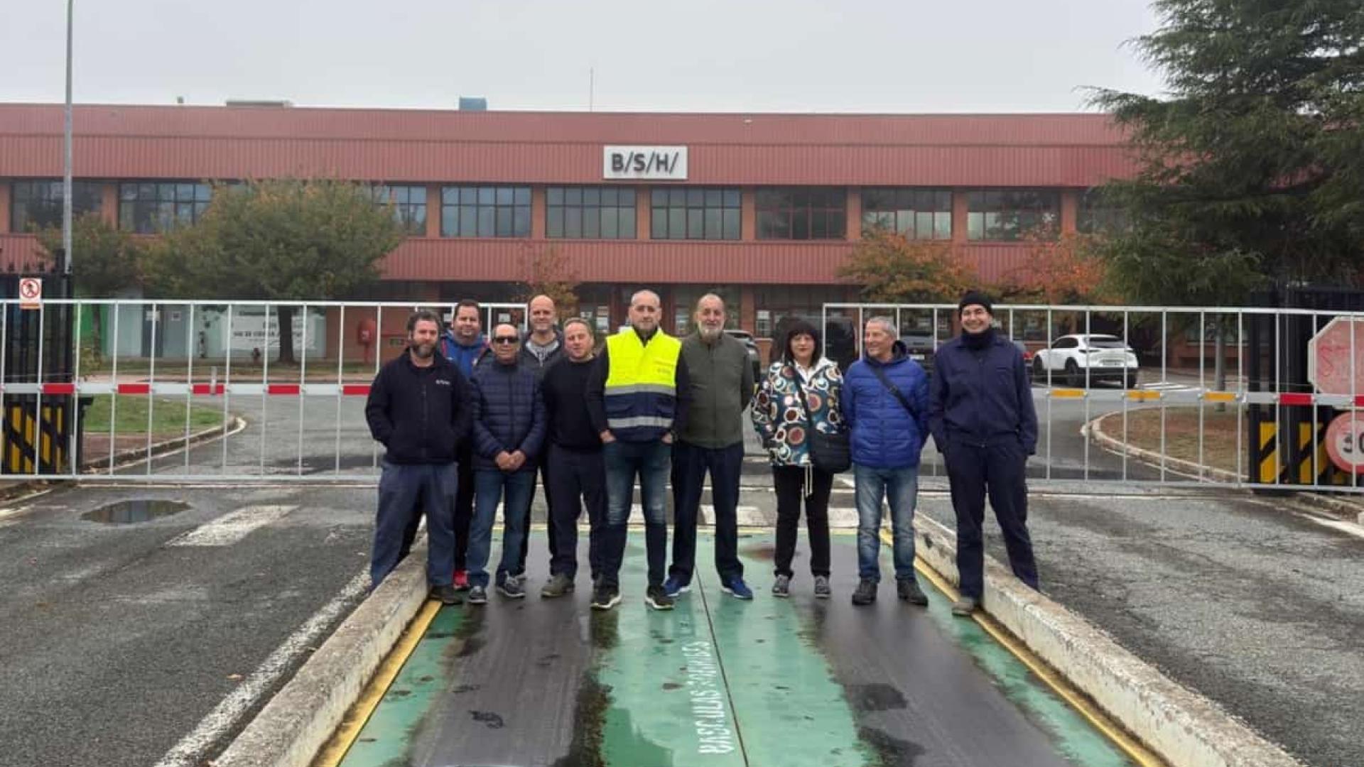 Comité de BSH y miembros de Adavan